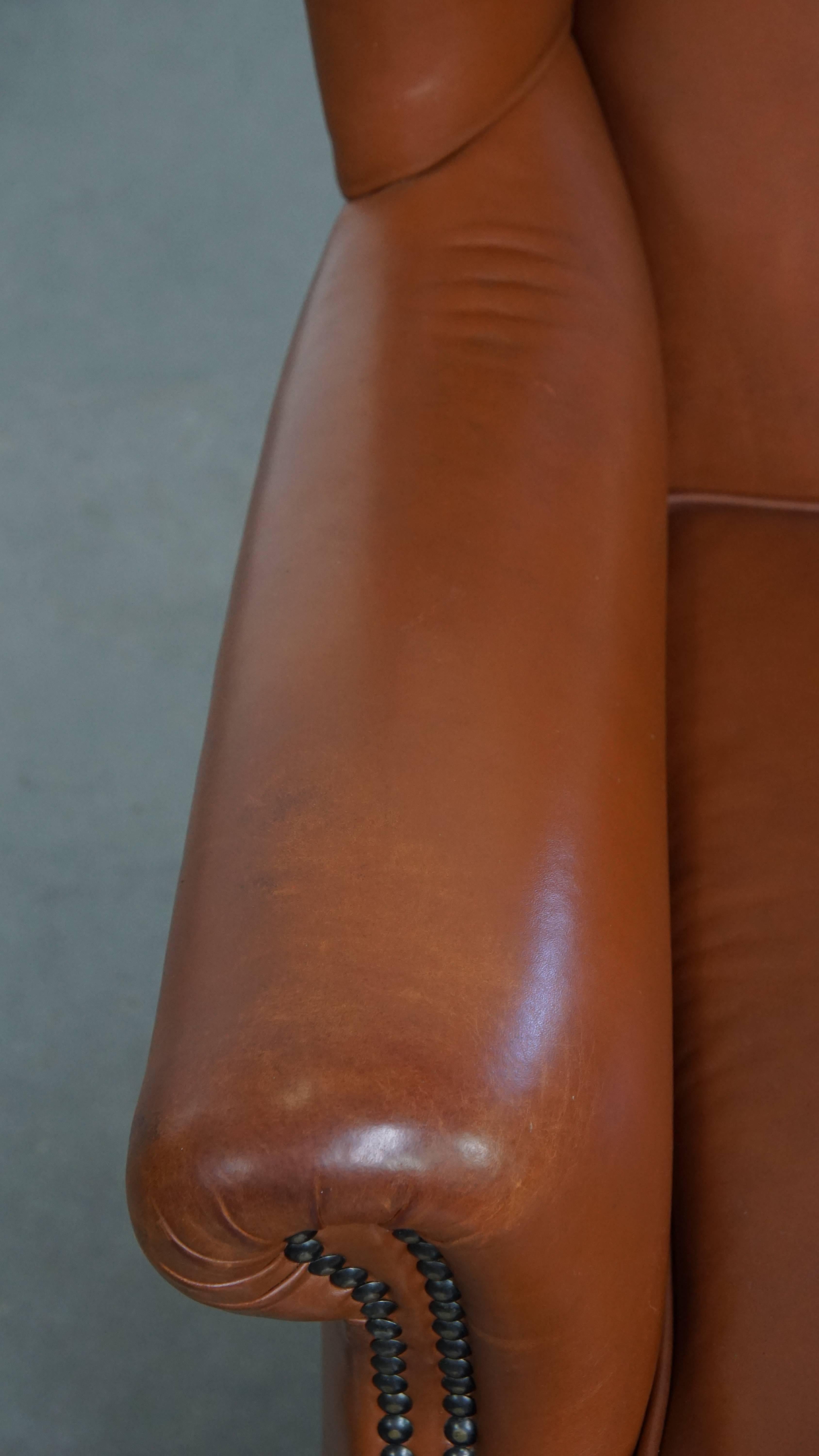 Vacchetta Sedia Wingback in pelle di vacchetta color cognac in stile inglese in vendita
