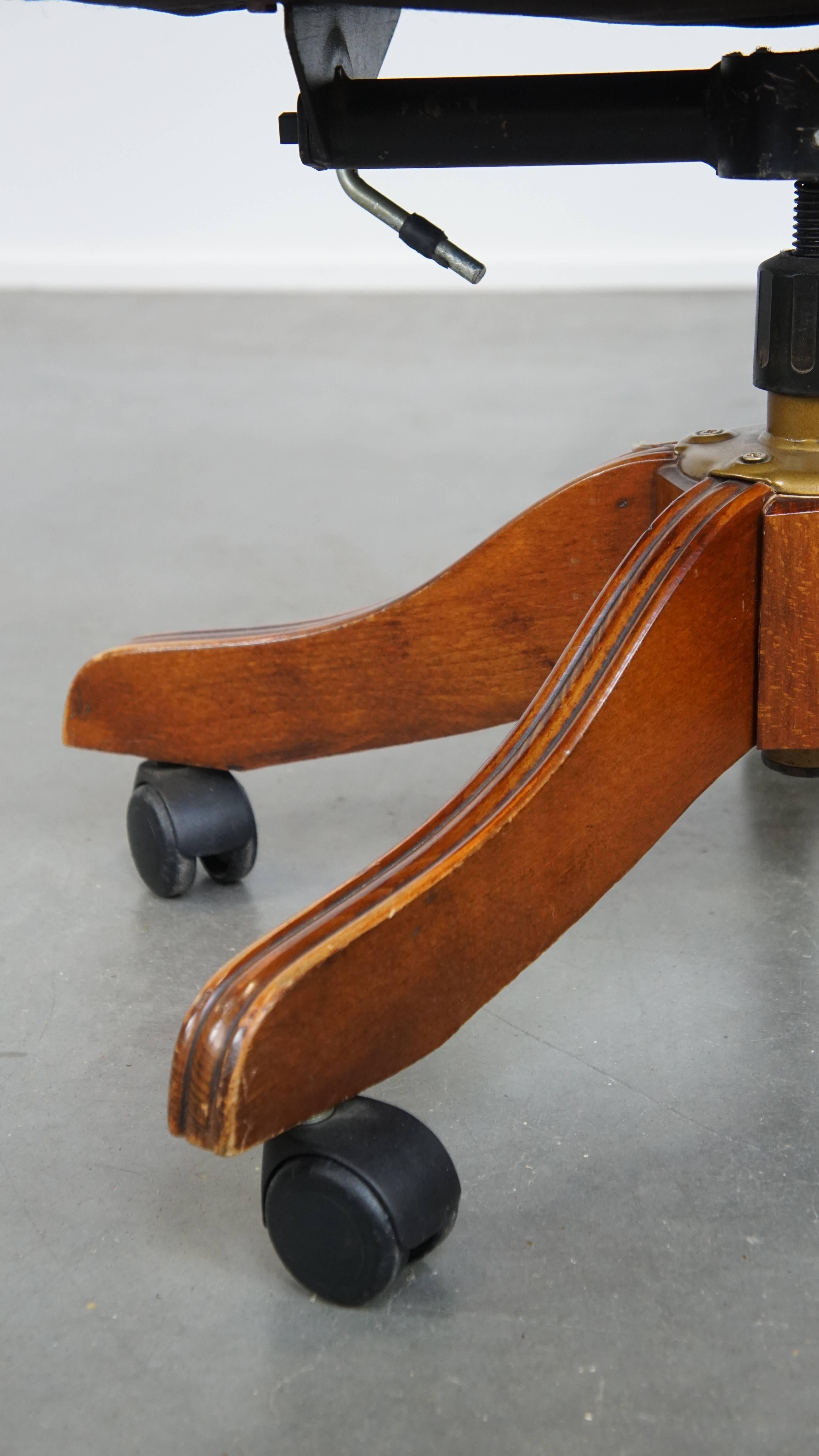 Cognac-Colored CowhideLeather Office Chair in English Style on Wheels 5