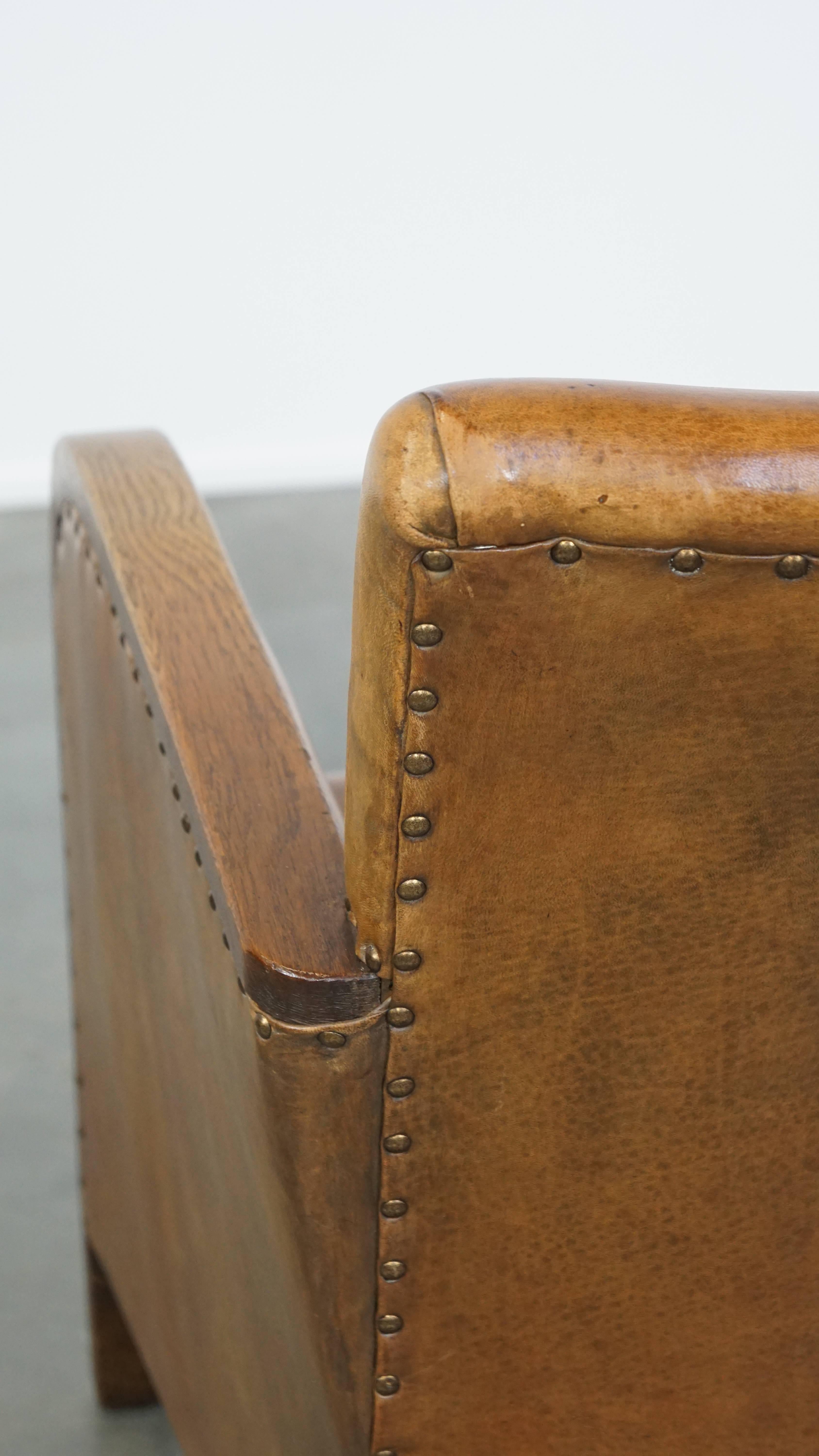 Cognacfarbener Art-Déco-Sessel aus Schafsleder im Art déco-Design mit dekorativen Nägeln im Angebot 5