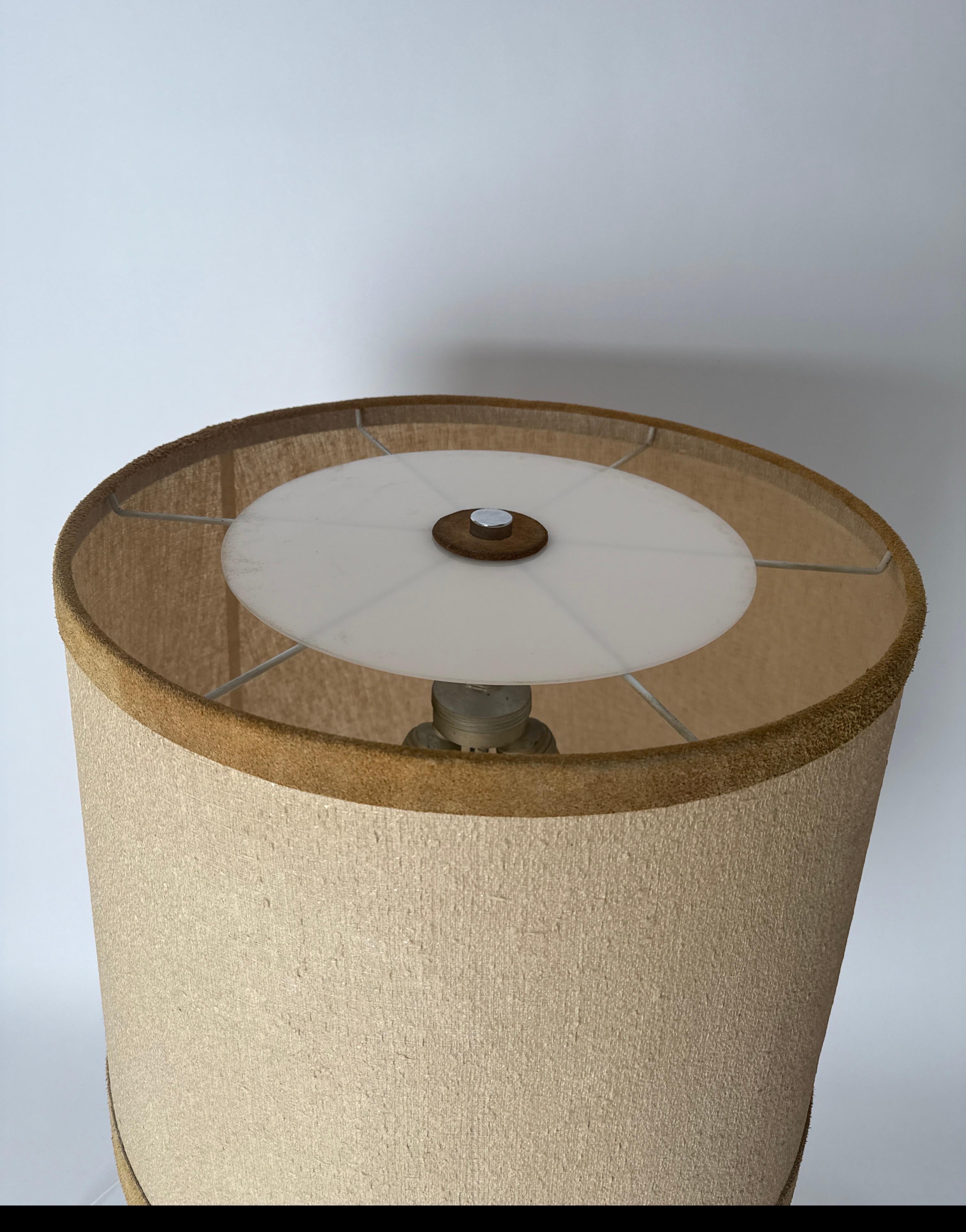 Cognac-Colored Twisted Leather Lamp in the style of Paul Dupre-Lafon France 1970 Hecho a mano en venta