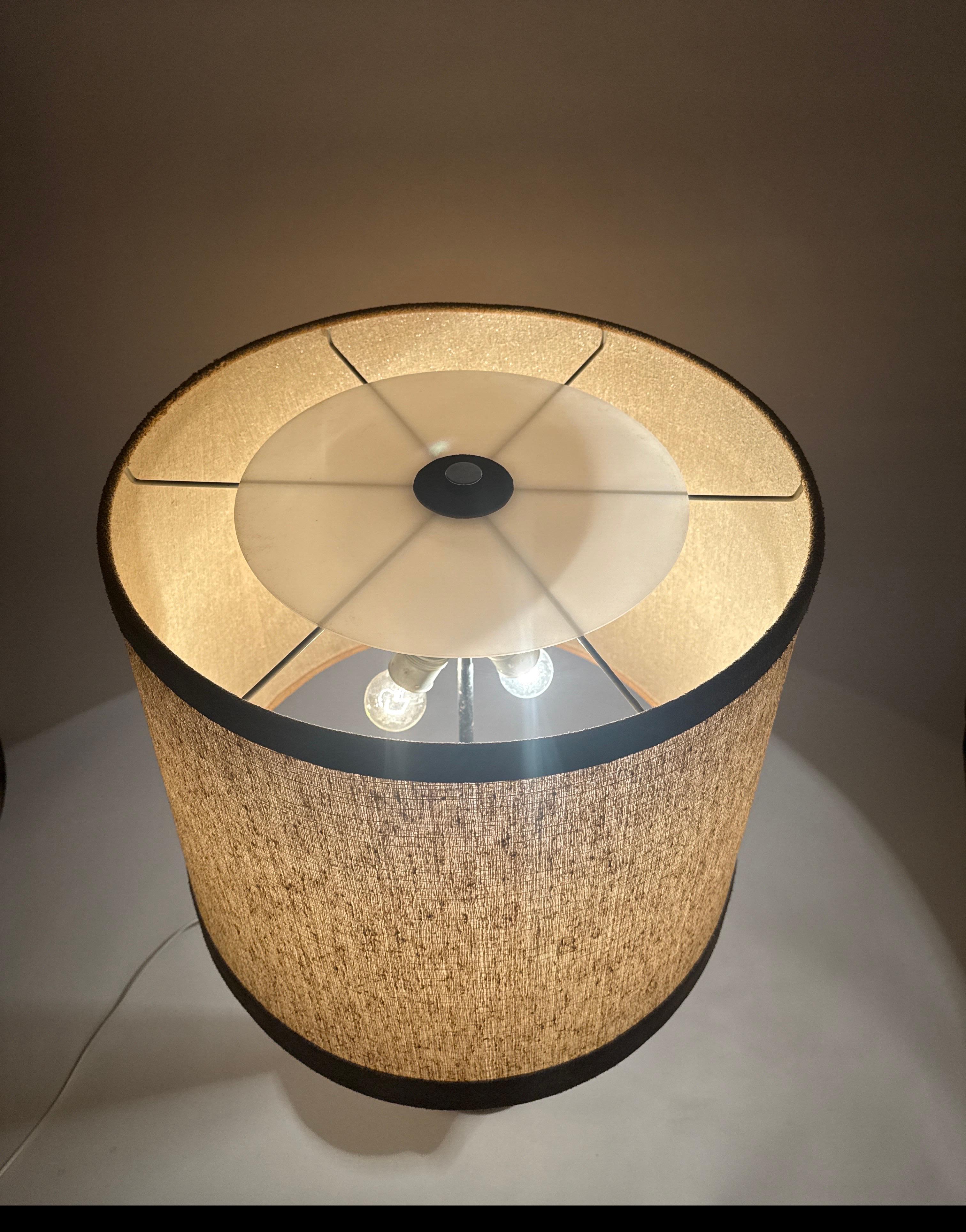Cognac-Colored Twisted Leather Lamp in the style of Paul Dupre-Lafon France 1970 finales del siglo XX en venta