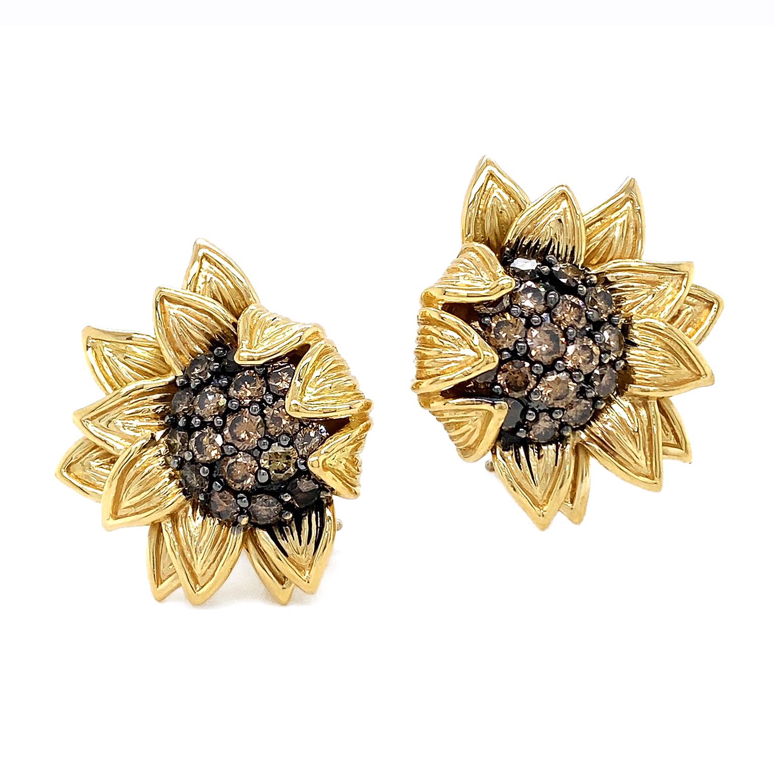 Cognacfarbene Diamant-Sonnenblumen-Ohrringe aus 18 Karat Gelbgold (Rundschliff) im Angebot