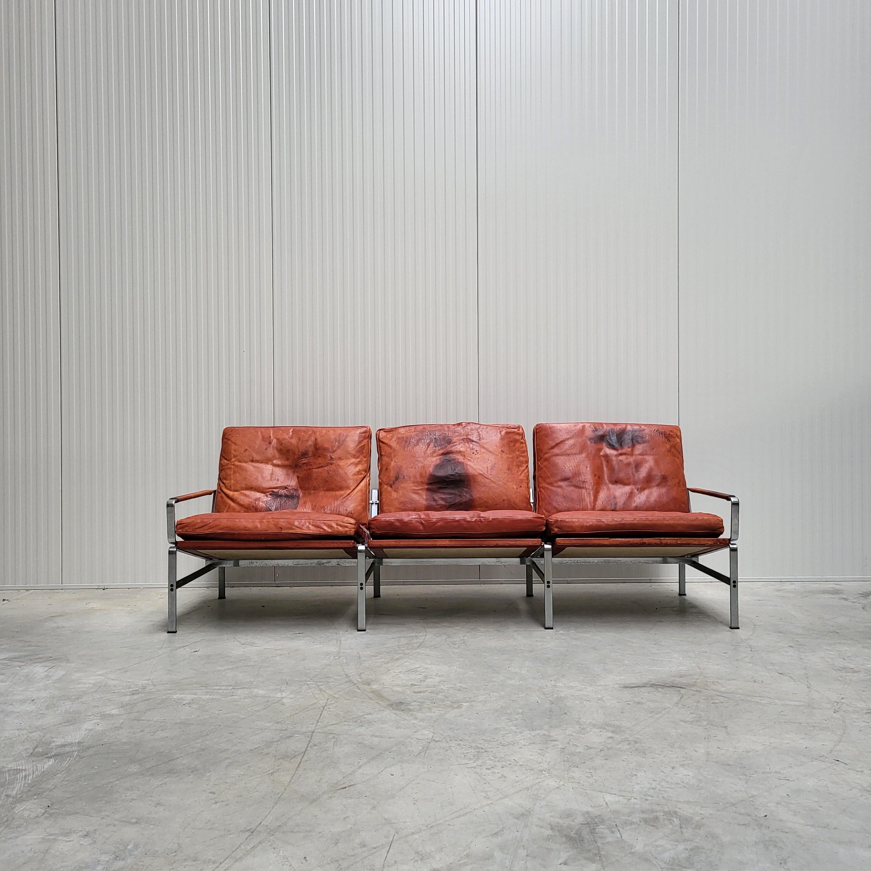 Cognac FK6720 Sofa & Chairs by Fabricius & Kastholm Kill International 1960s In Good Condition For Sale In Aachen, NW
