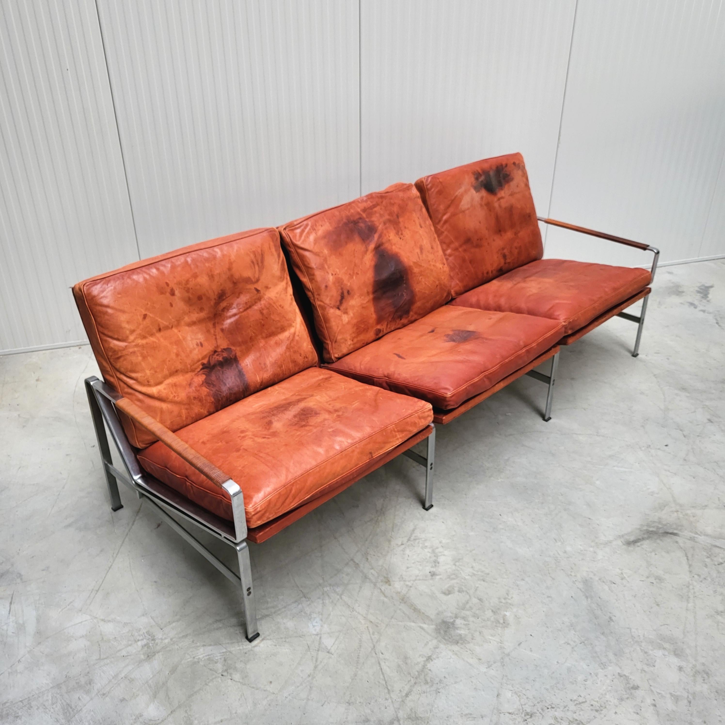 Mid-20th Century Cognac FK6720 Sofa & Chairs by Fabricius & Kastholm Kill International 1960s For Sale