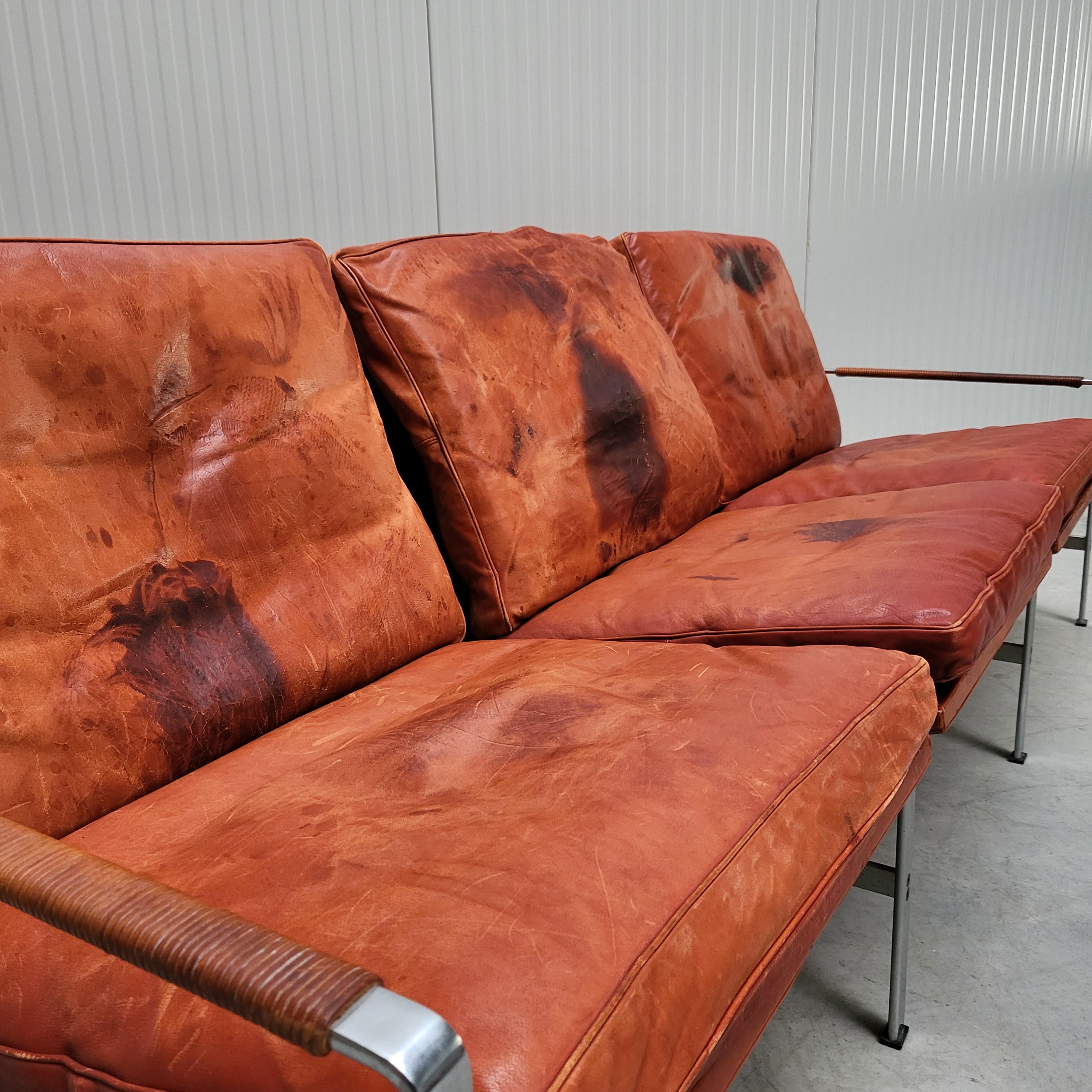 Aluminum Cognac FK6720 Sofa & Chairs by Fabricius & Kastholm Kill International 1960s For Sale