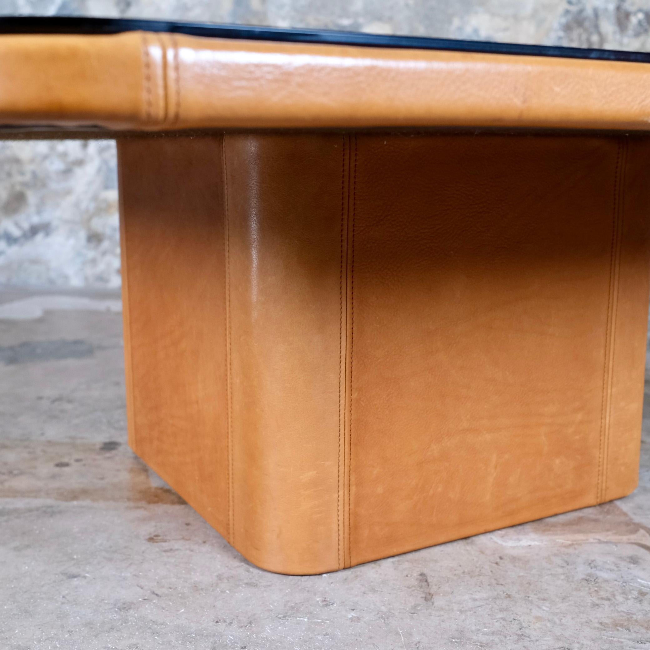 Table basse DS47 en cuir cognac et miroir par De Sede, Suisse, années 1970 en vente 5