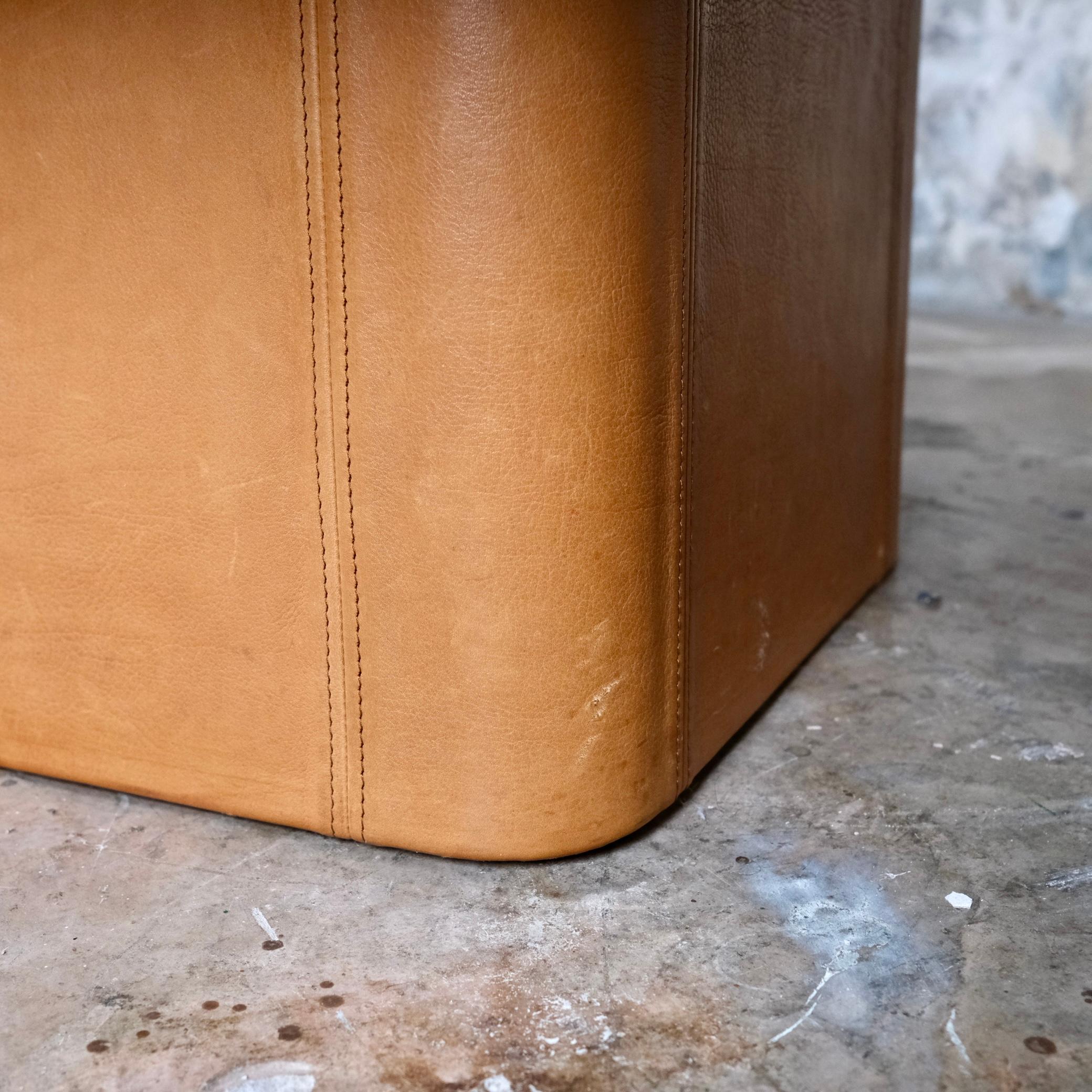 Table basse DS47 en cuir cognac et miroir par De Sede, Suisse, années 1970 en vente 6