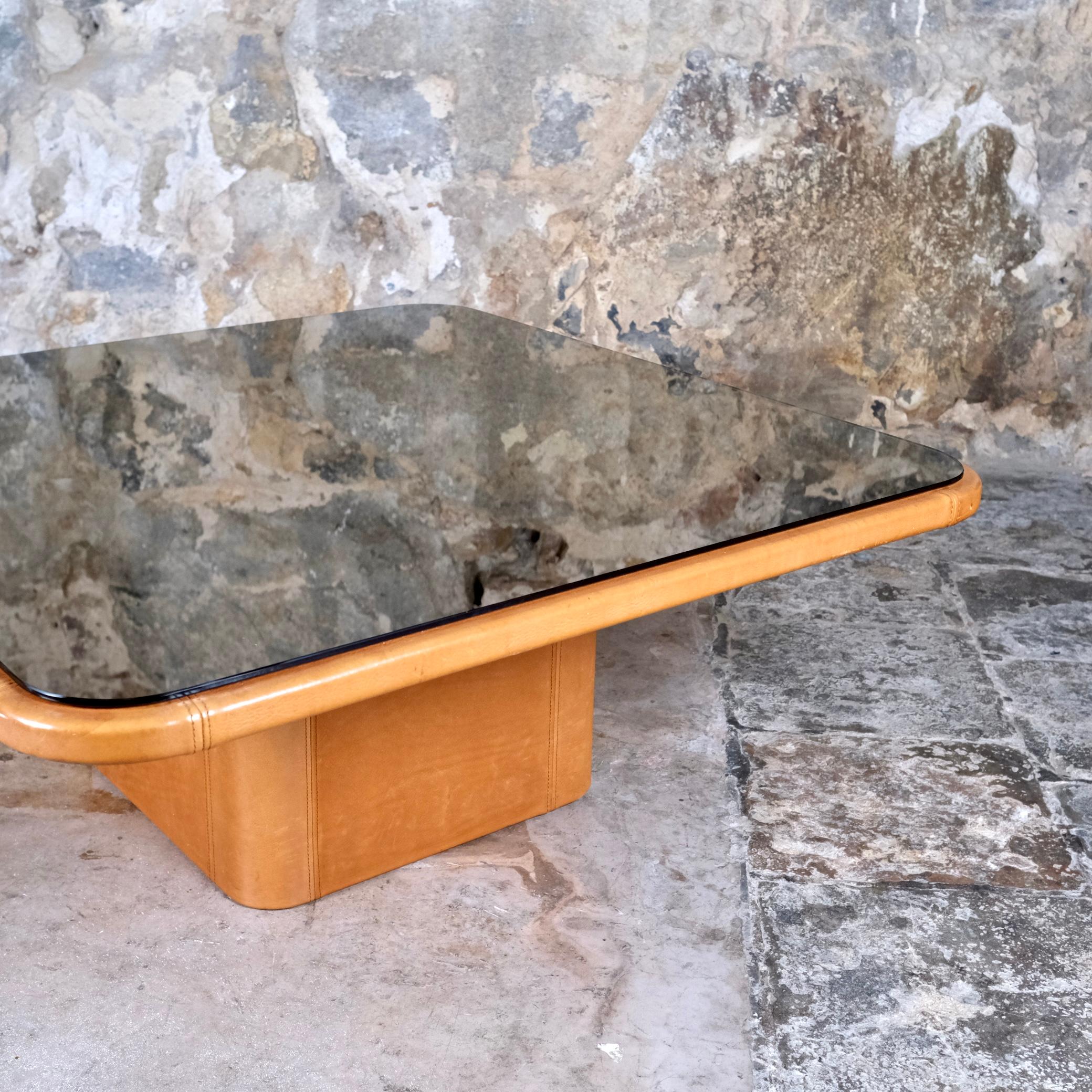 Table basse DS47 en cuir cognac et miroir par De Sede, Suisse, années 1970 en vente 3