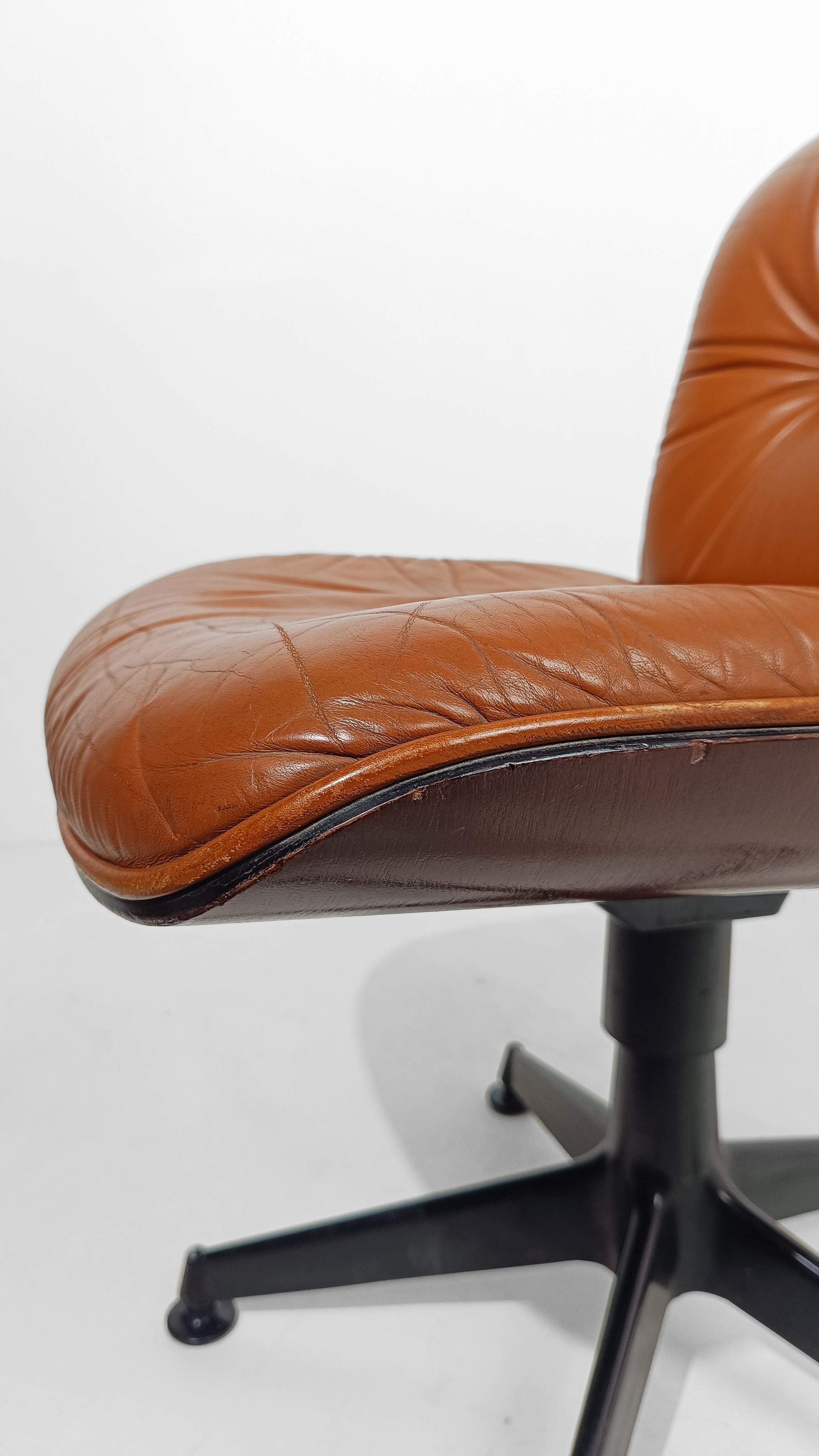 Silla de oficina de cuero coñac y palisandro de Ico Parisi para MIM Roma Italia, años 60 en venta 12