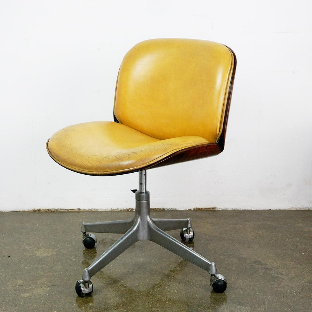 Mid-20th Century Cognac Leather and Rosewood Office Chair by Ico Parisi for Mim Roma Italy
