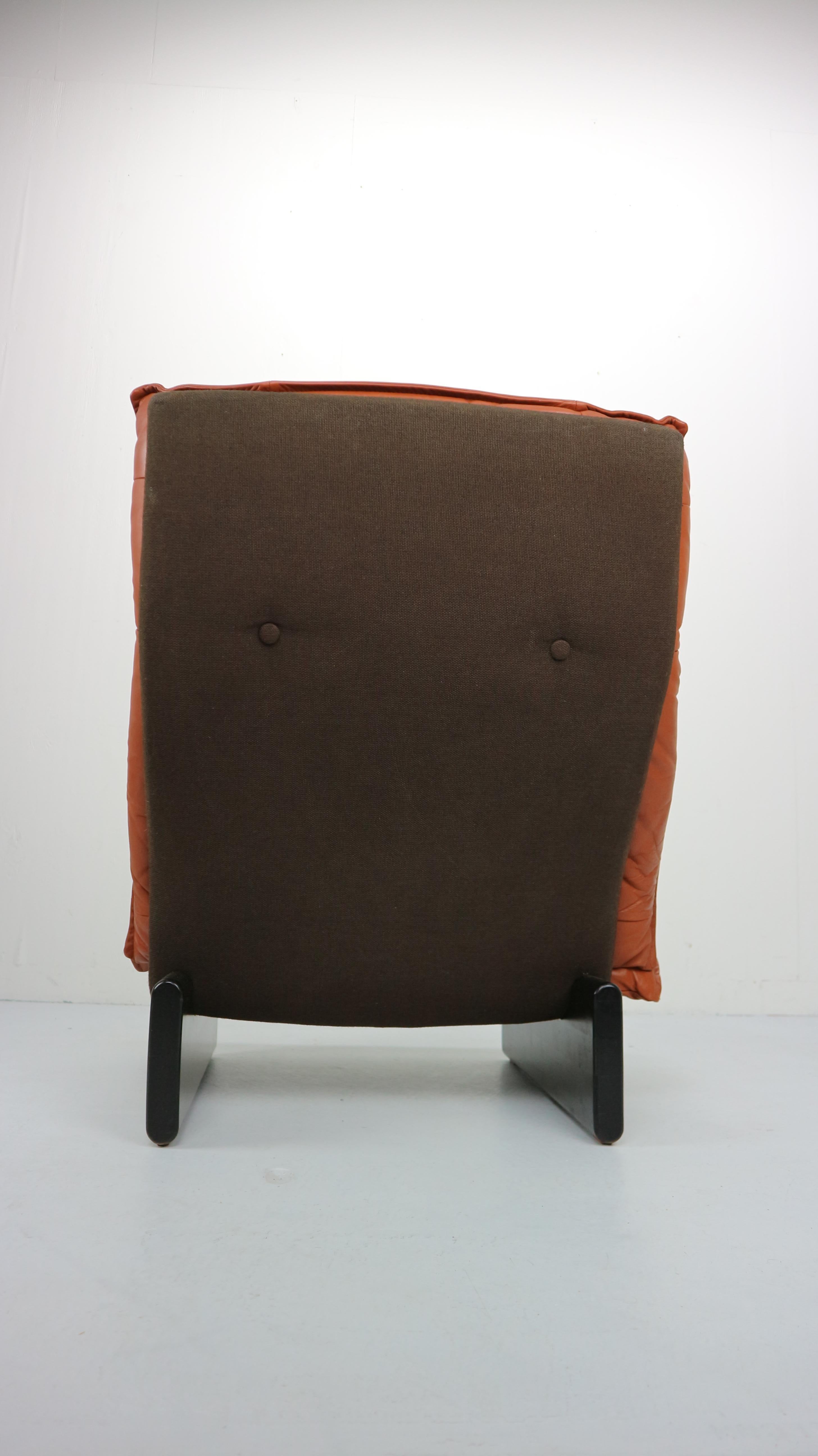 Cognac Leather and Wood Lounge Chair, Dutch Modern Design, 1970s 3