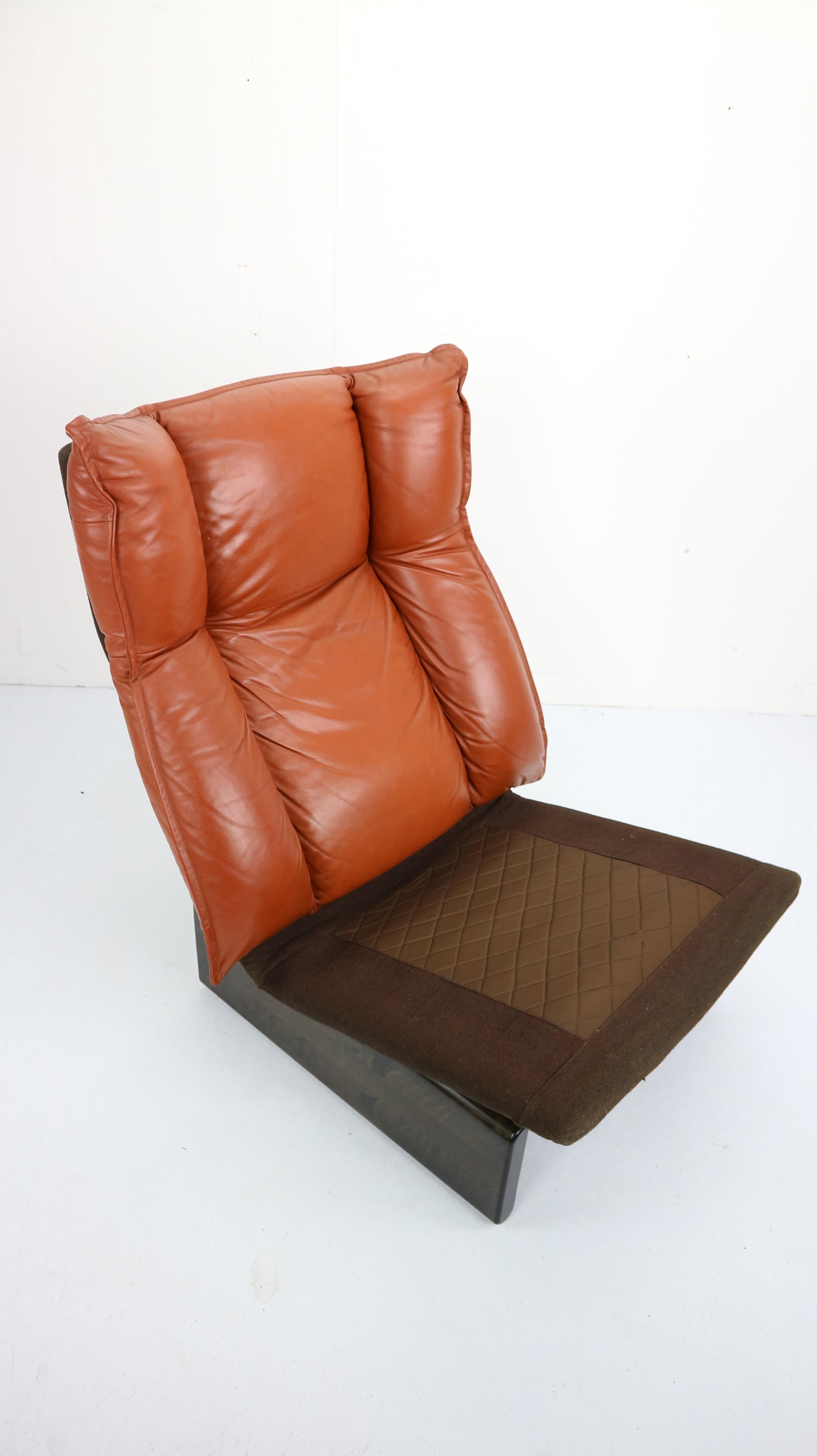 Cognac Leather and Wood Lounge Chair, Dutch Modern Design, 1970s 4