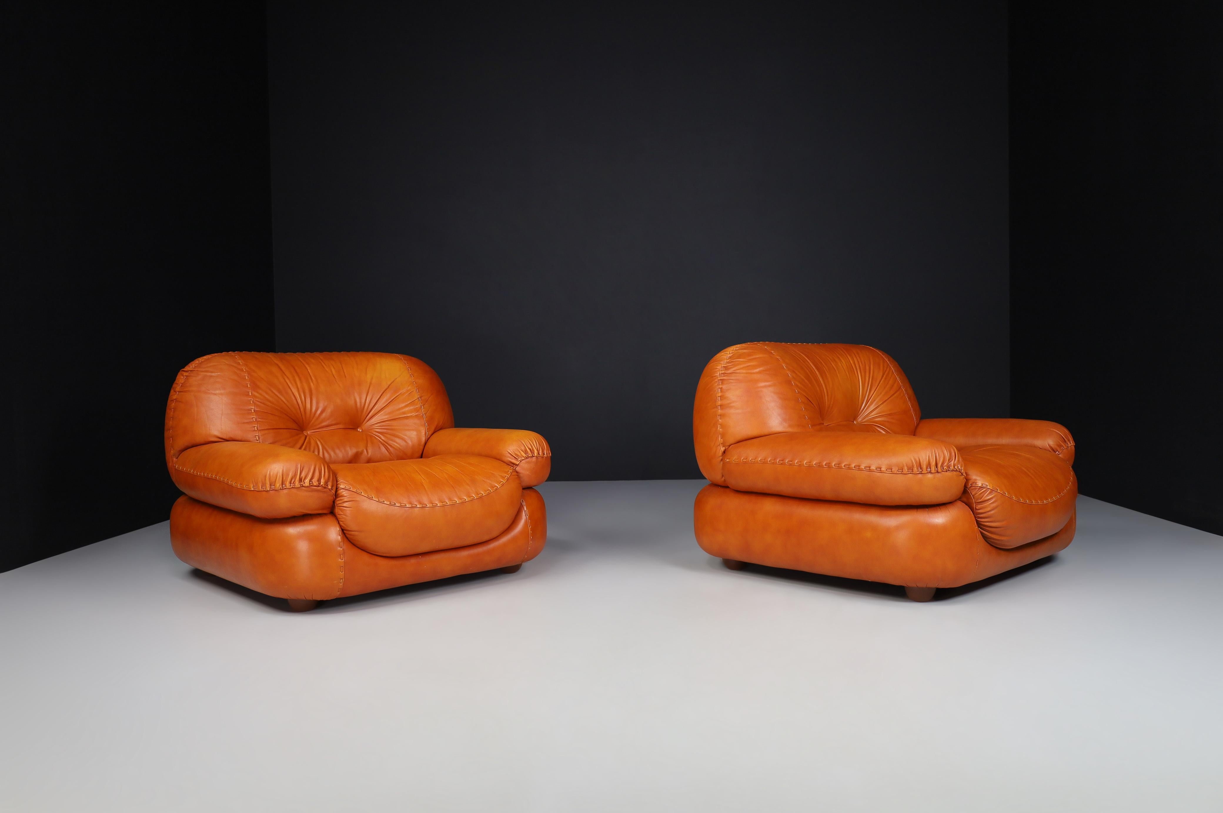 Mid-Century Modern Cognac Leather Armchairs by Sapporo for Mobil Girgi, Italy 1970s