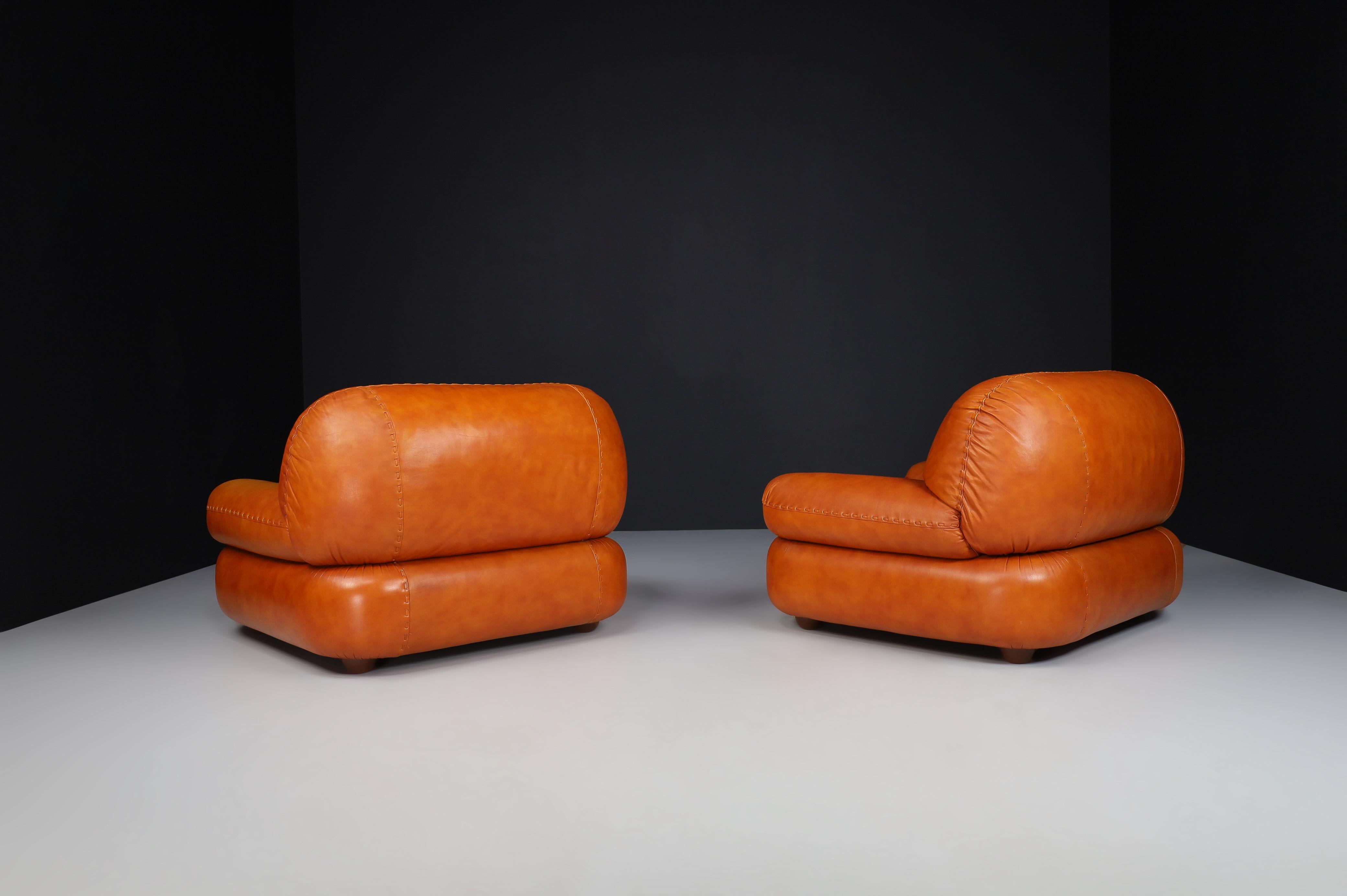 Cognac Leather Armchairs by Sapporo for Mobil Girgi, Italy 1970s In Good Condition In Almelo, NL