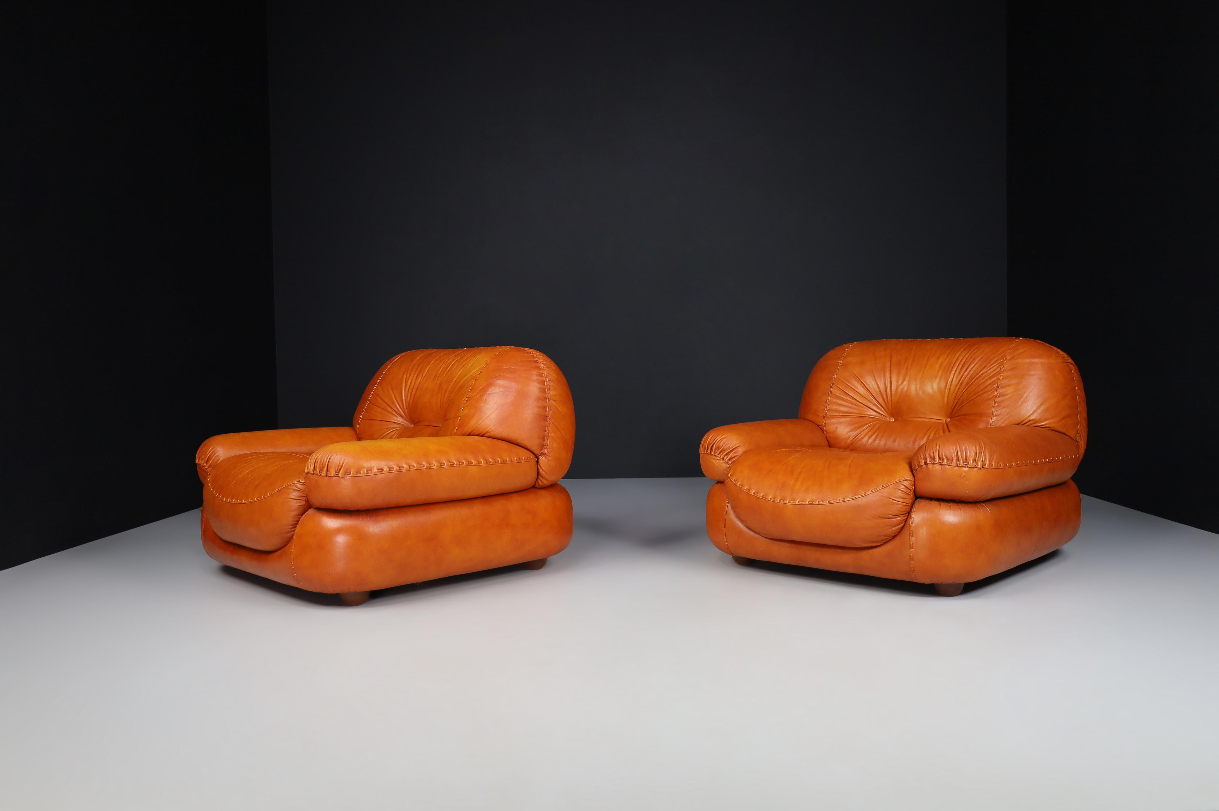 20th Century Cognac Leather Armchairs by Sapporo for Mobil Girgi, Italy 1970s