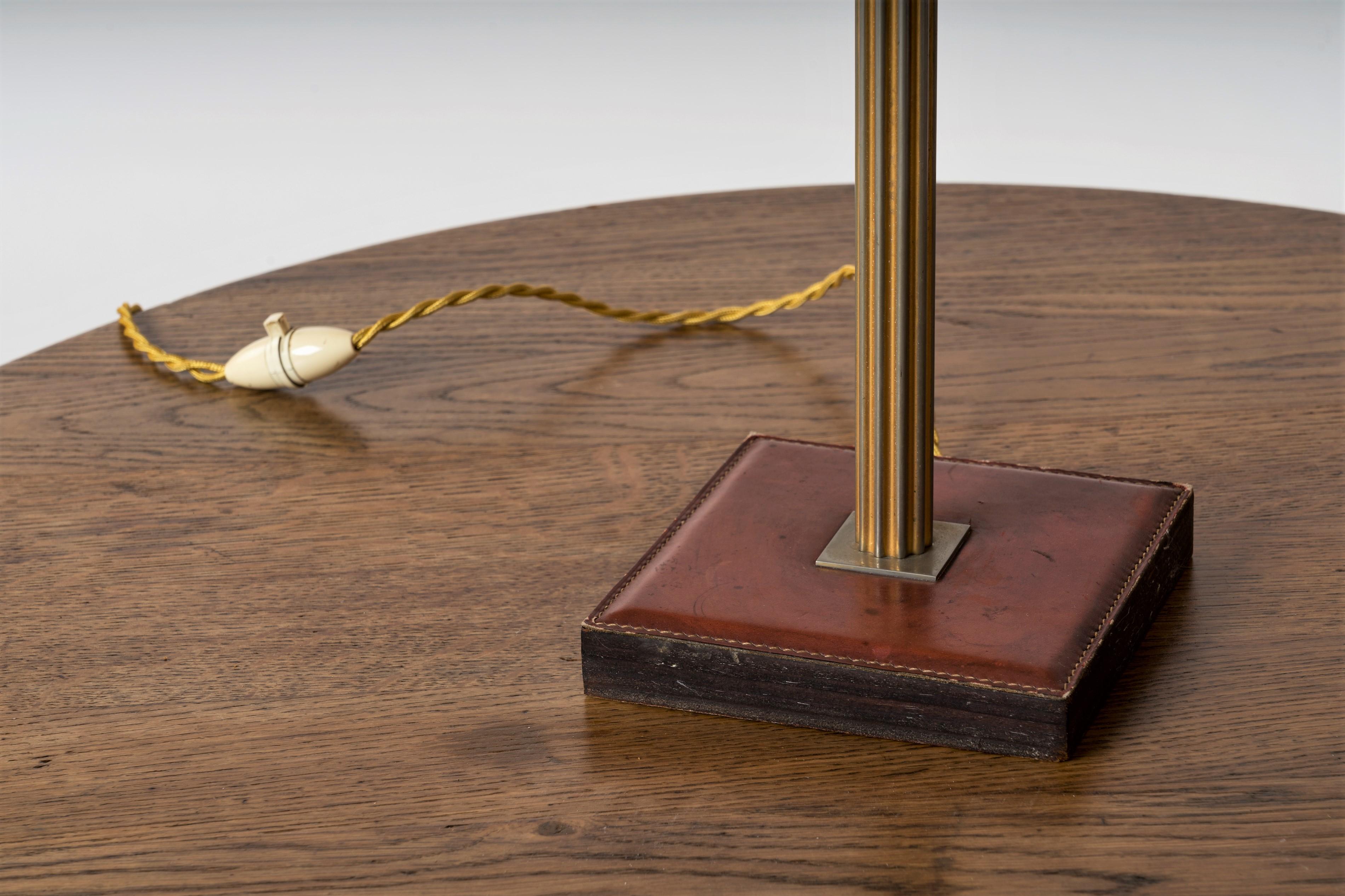 Mid-20th Century Cognac Leather Base and Brass Table Lamp by Delvaux, Belgium 1960s For Sale