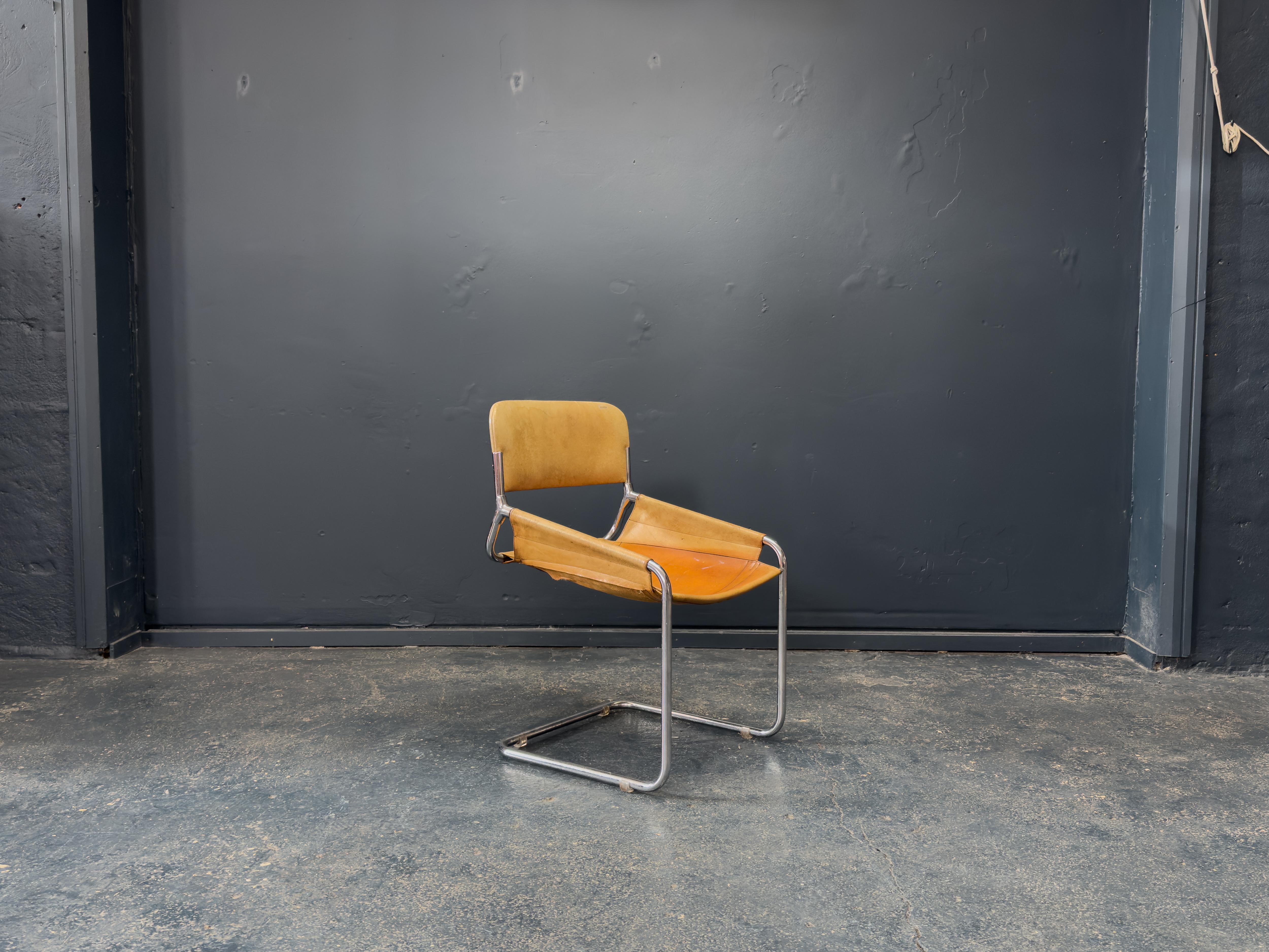 Sillón tubular de cuero coñac y cromo Moderno de mediados de siglo en venta