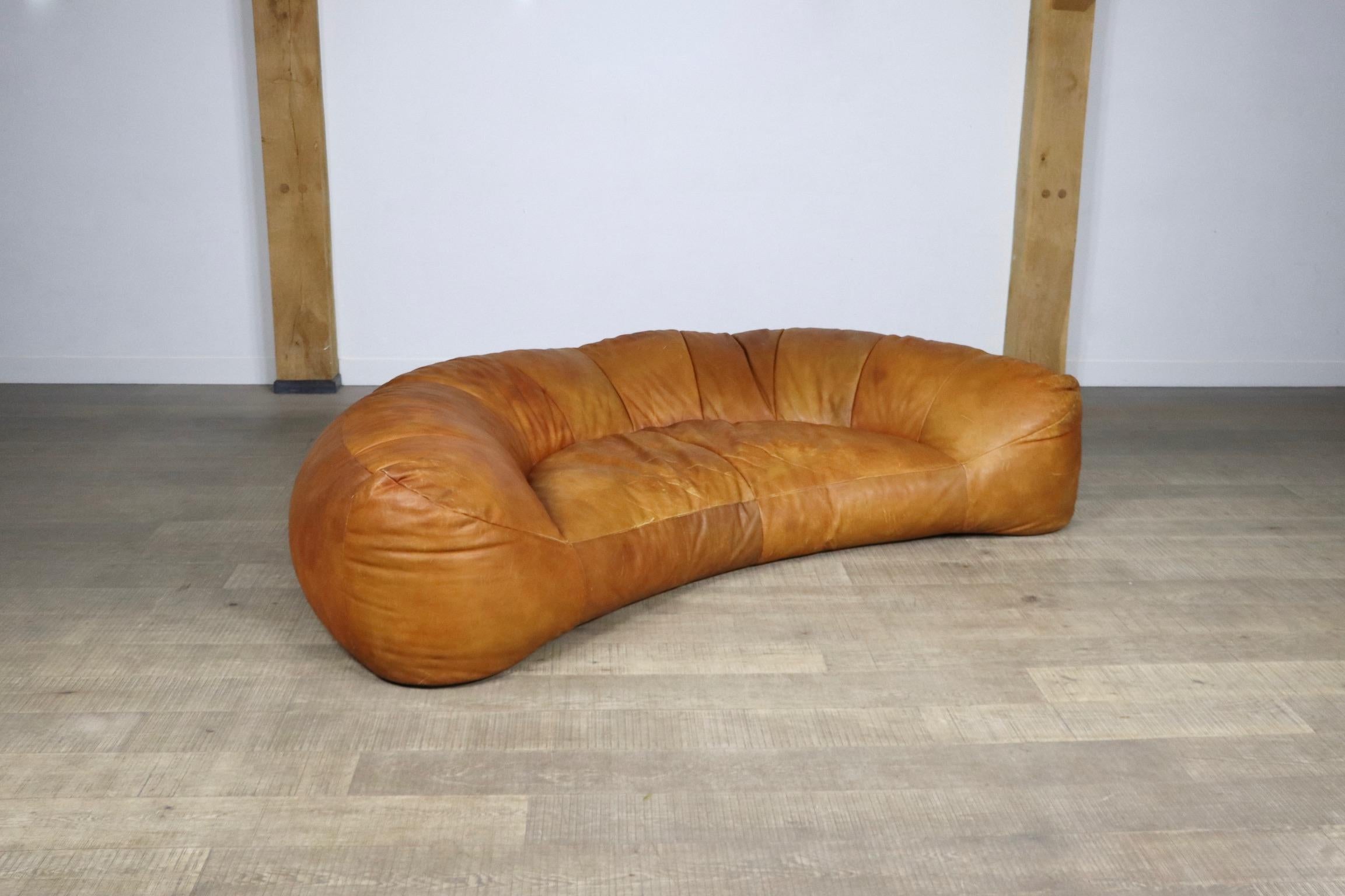 Cognac Leather Croissant Sofa by Raphael Raffel for Honore Paris, 1970s In Good Condition In ABCOUDE, UT