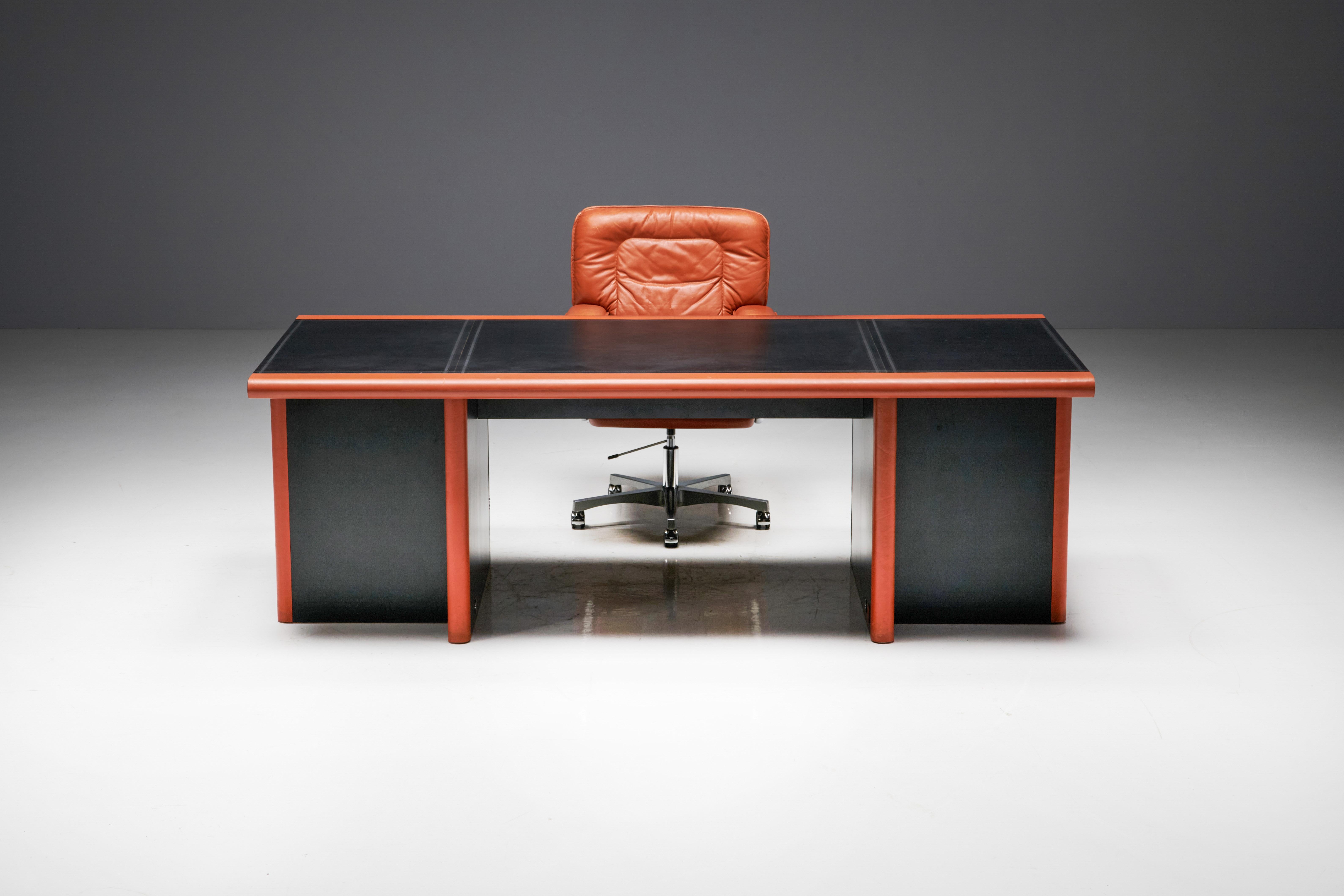 Cognac Leather Desk by Guido Faleschini for Mariani, Italy, 1970s In Excellent Condition For Sale In Antwerp, BE