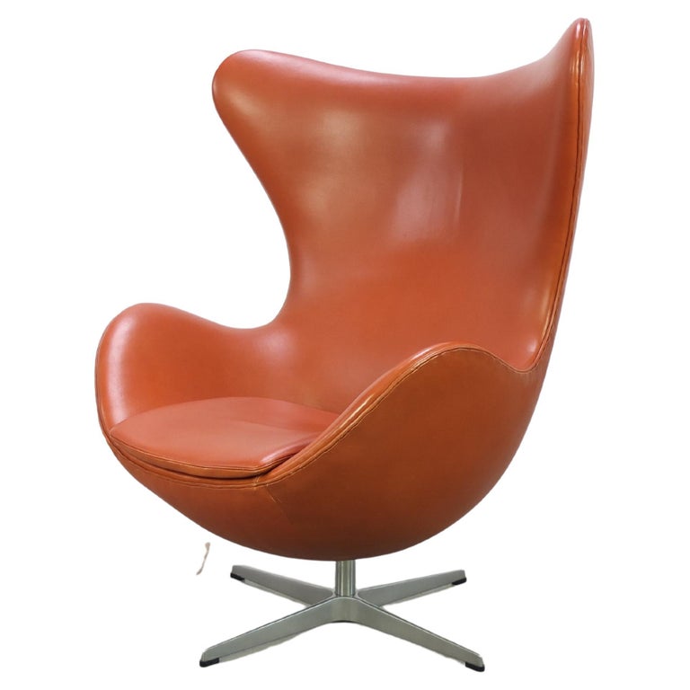 Cognac Leather 'Egg' Chair by Arne Jacobsen for Fritz Hansen, 1958 at