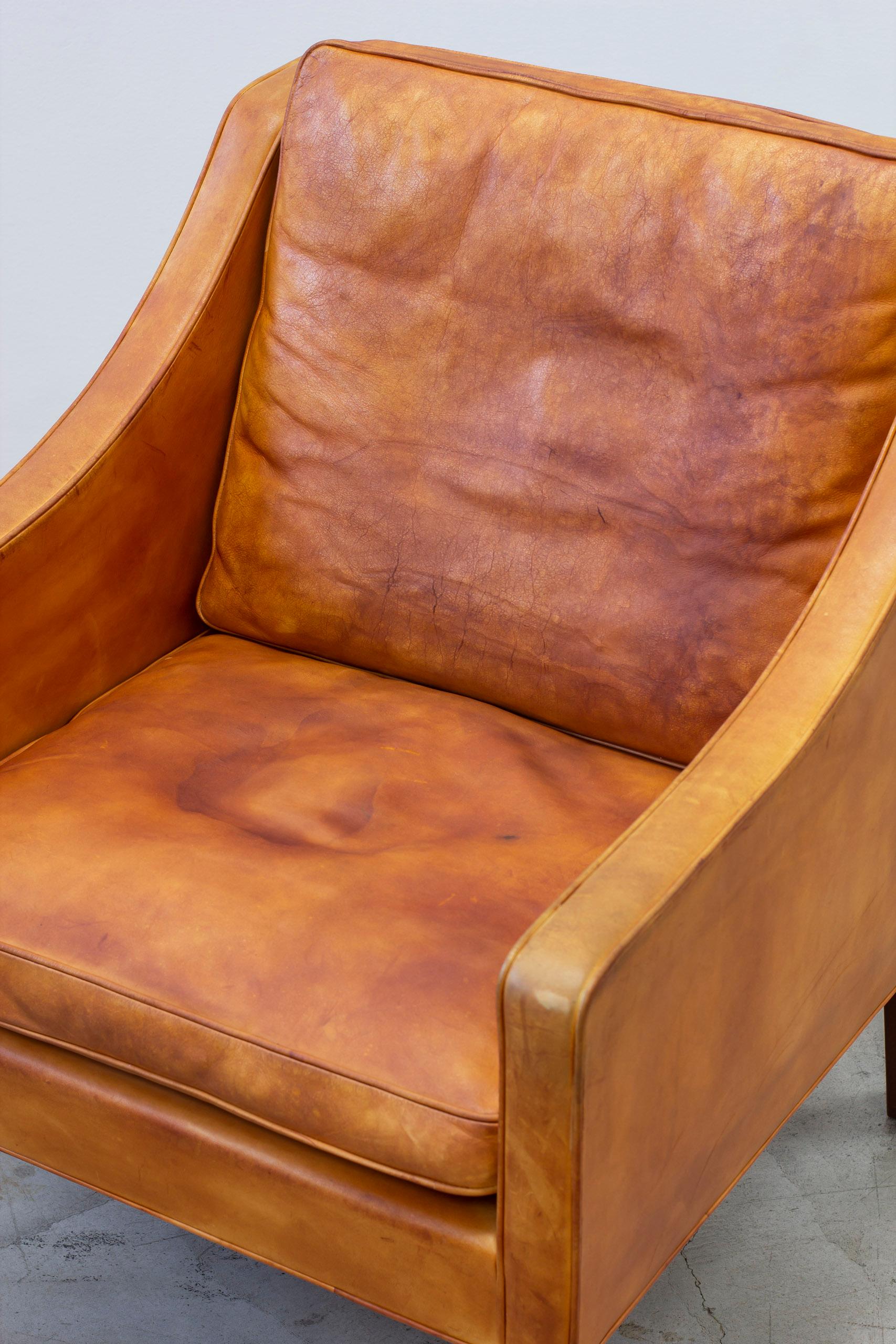 Cognac leather lounge chairs 2207 by Børge Mogensen, Fredericia stolefabrik 3