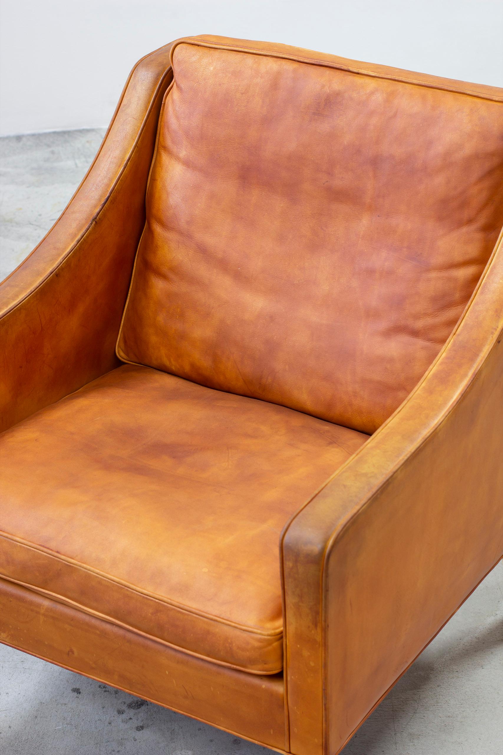 Cognac leather lounge chairs 2207 by Børge Mogensen, Fredericia stolefabrik 4