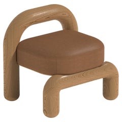 Silla Lounge Lítica de Cuero Coñac y Roble Natural by Maha Alavi Studio