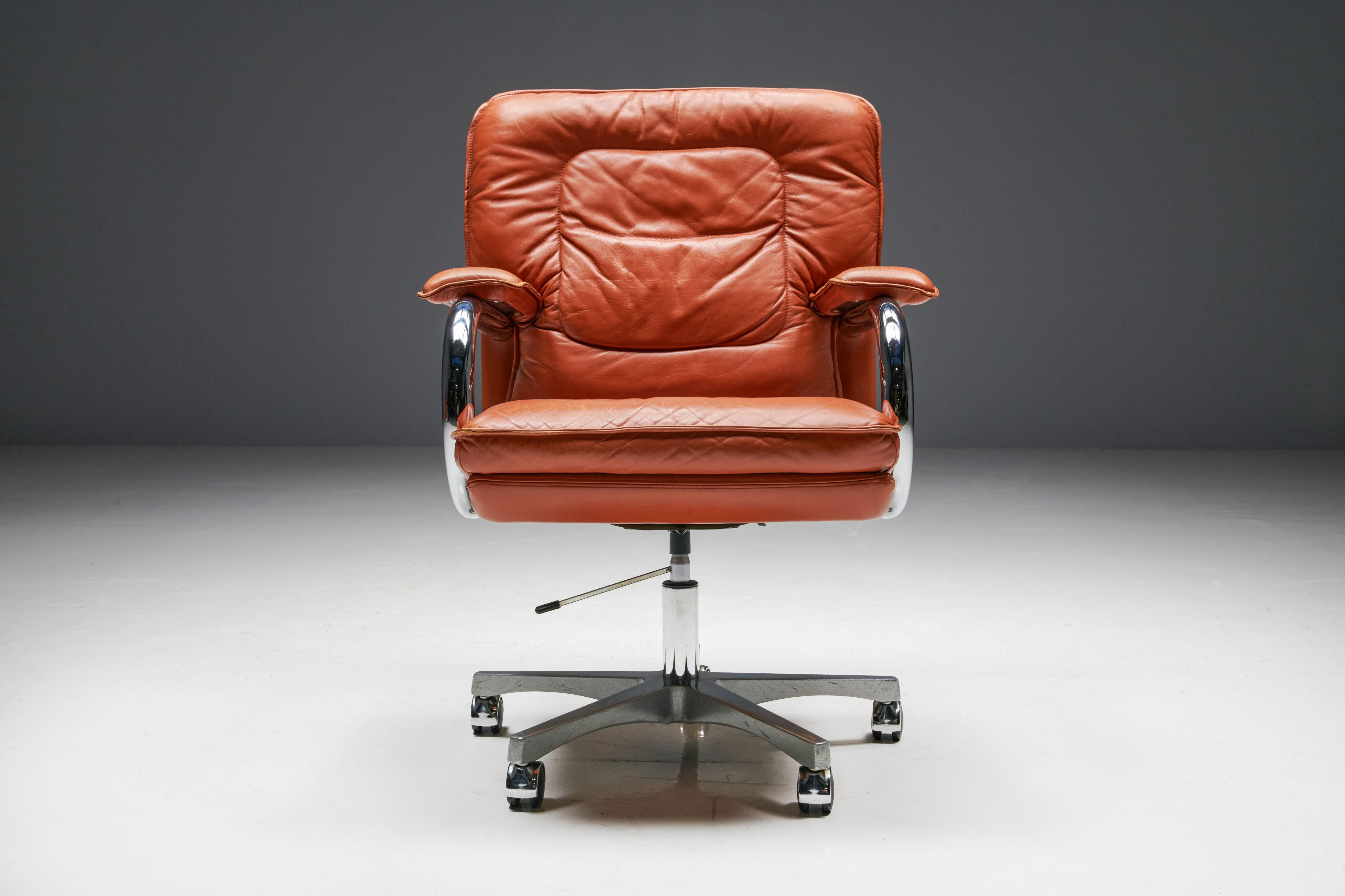 Italian Cognac Leather Office Chair by Guido Faleschini for Mariani, Italy, 1970s For Sale