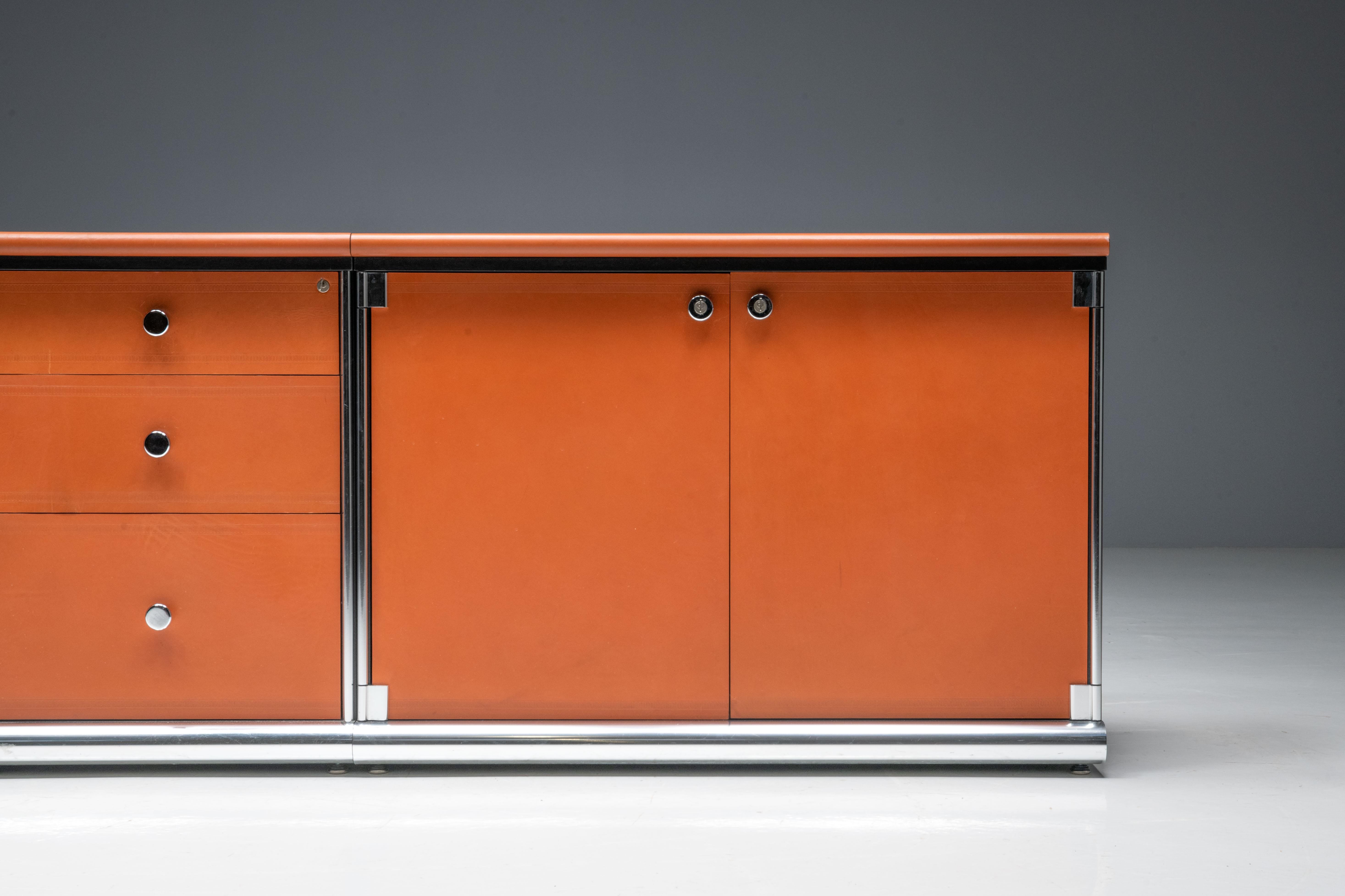 Cognac Leather Sideboard by Guido Faleschini for Mariani, Italy, 1970s In Excellent Condition For Sale In Antwerp, BE