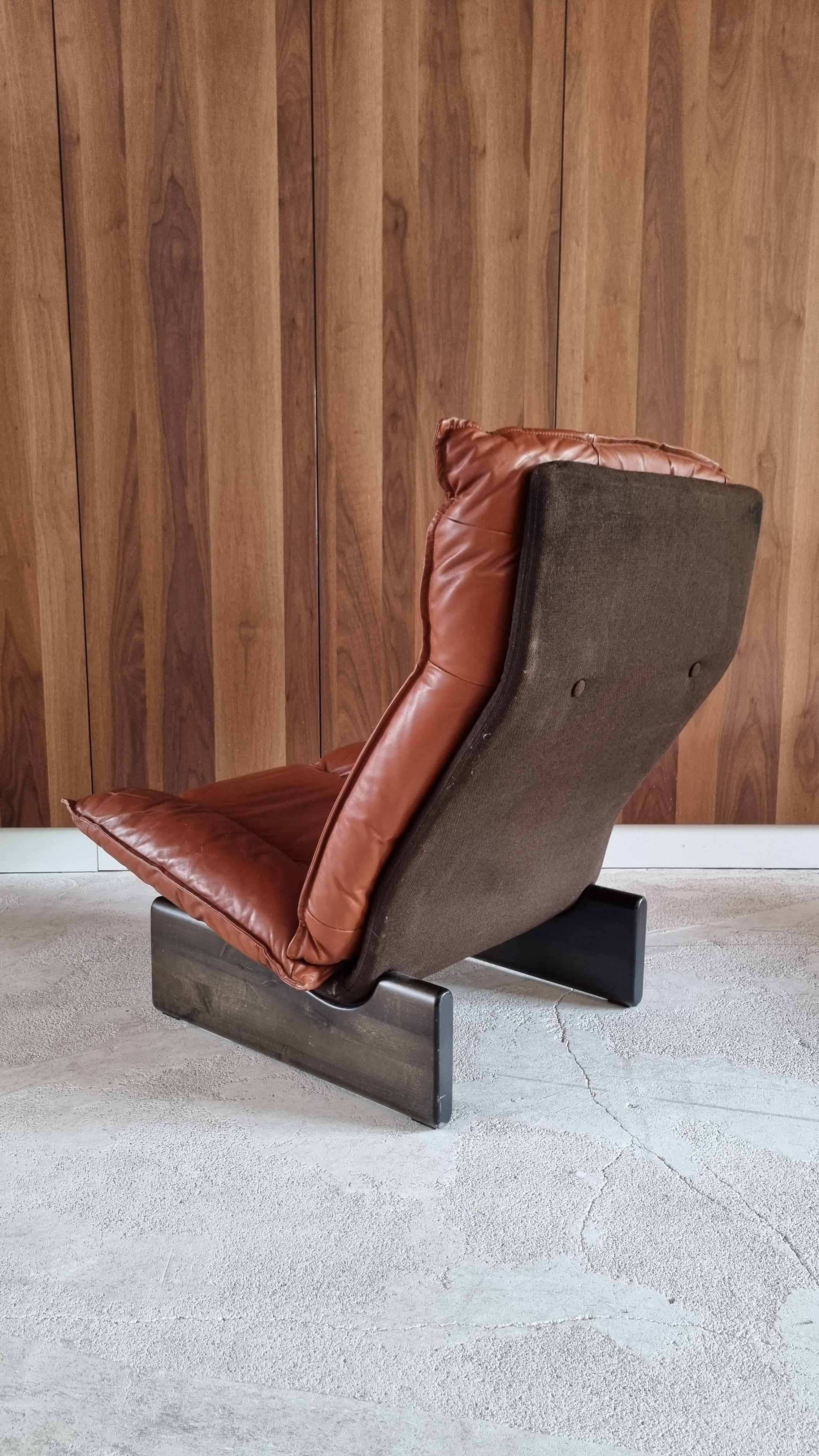 Dutch Cognac Leolux Leather and Wood Lounge Chair, 1970s 2