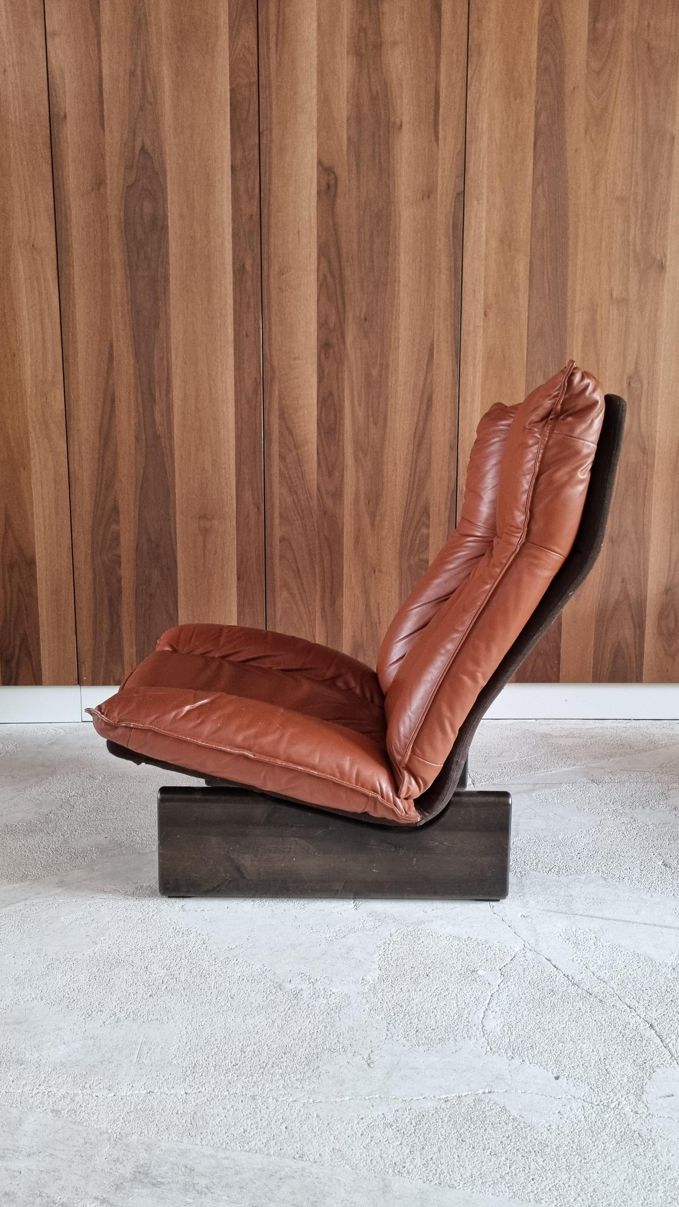 Dutch Cognac Leolux Leather and Wood Lounge Chair, 1970s 3