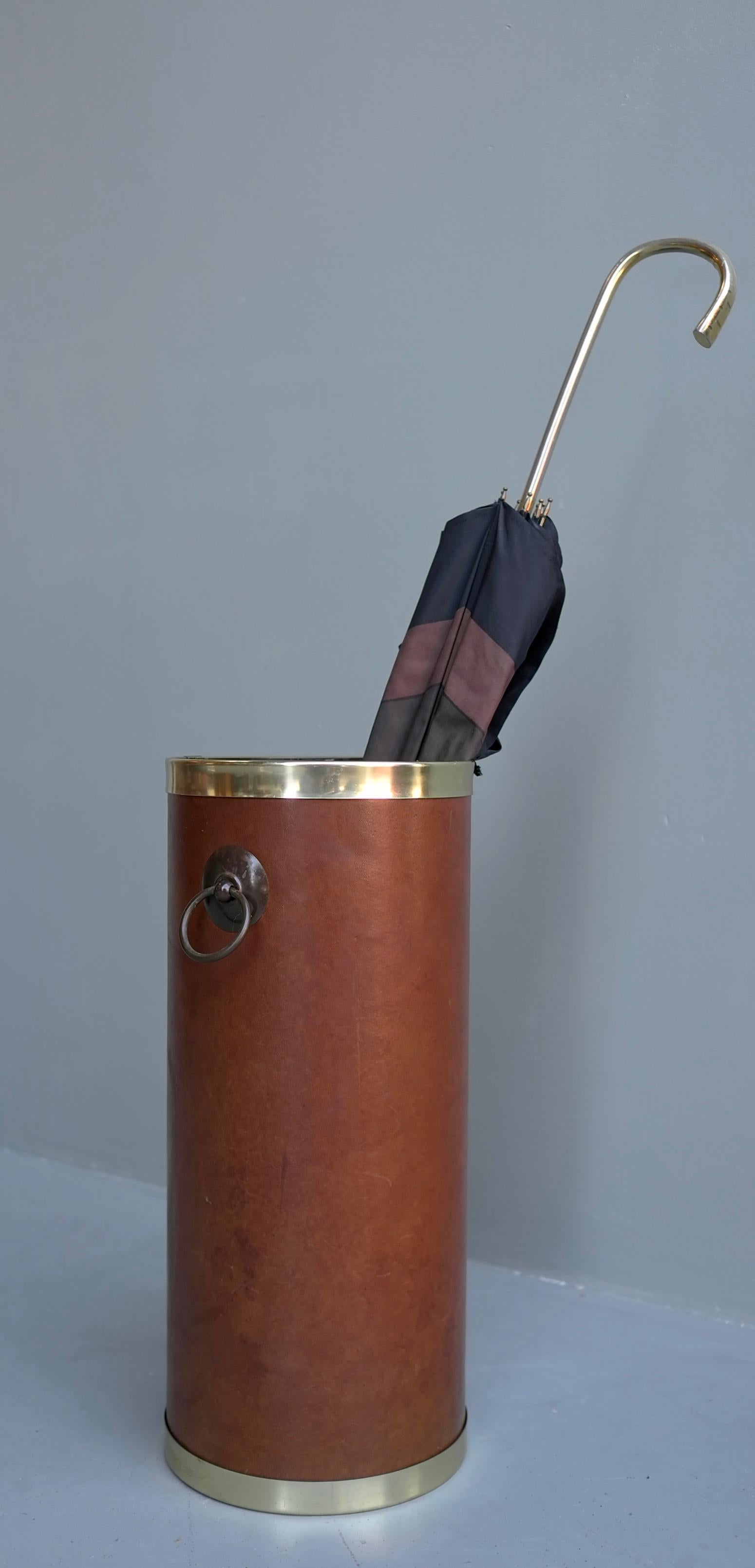 French Cognac Mid-Century Modern Leather and Brass Umbrella Stand, France, 1960s For Sale