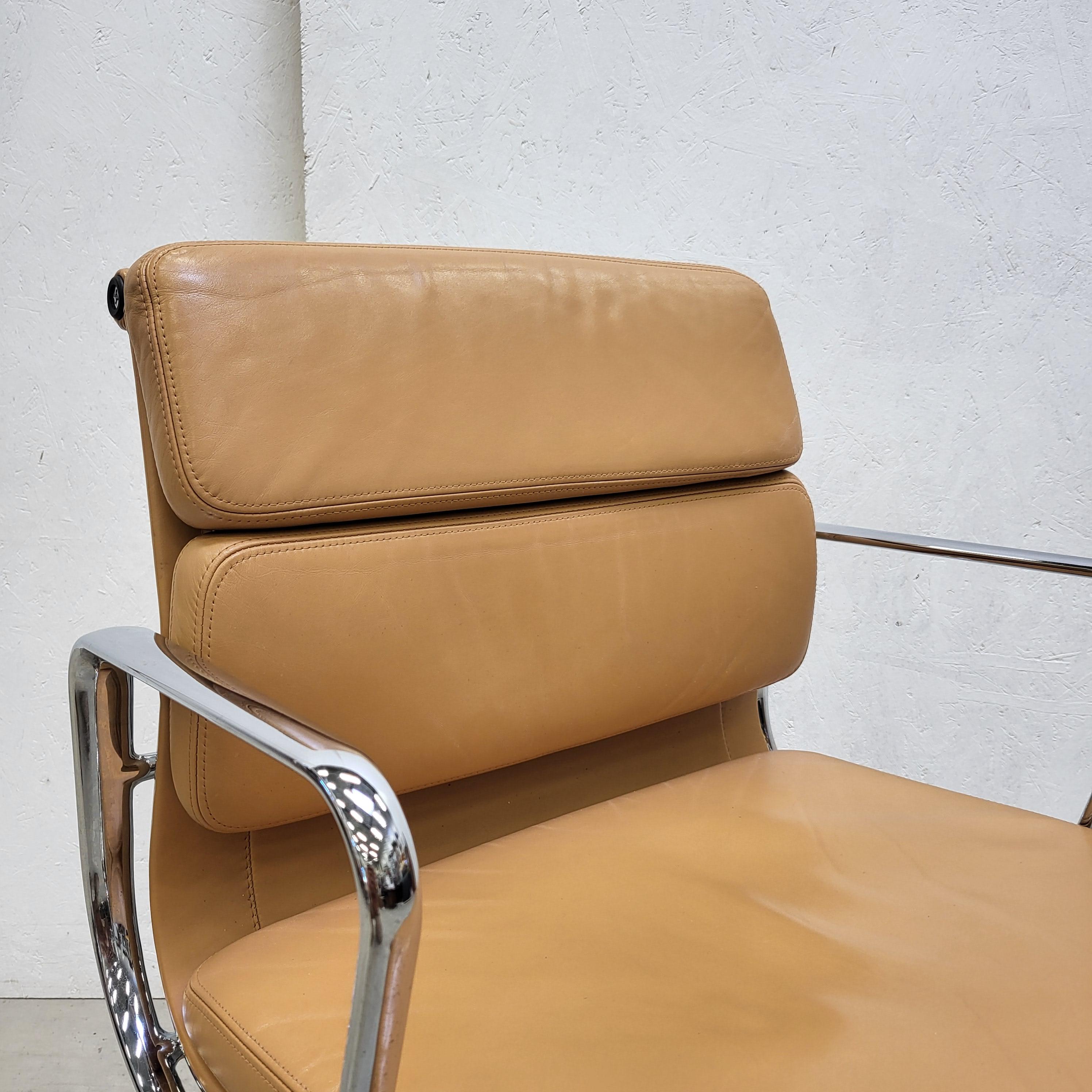 Cognac Premium Vitra EA217 Soft Pad Office Chair by Charles Eames, 2000s In Good Condition In Aachen, NW