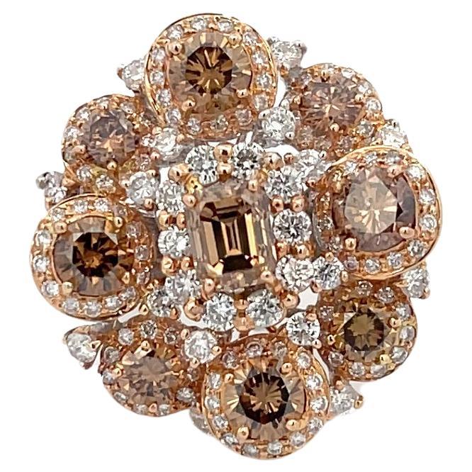 Bague fleur en or rose/blanc 18 carats avec diamants blancs et cognac de 5,50 carats en vente