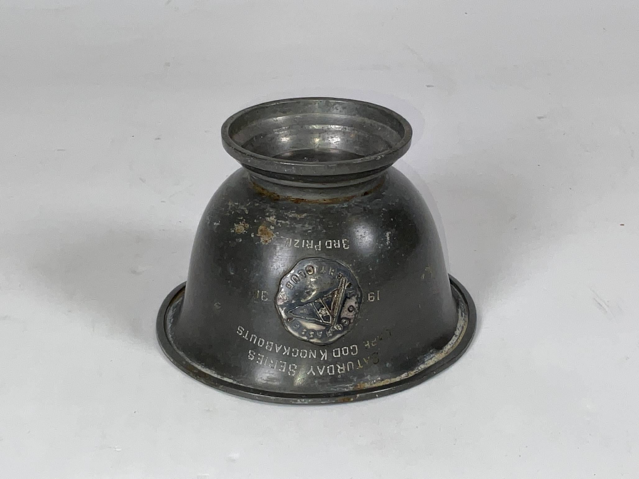 Cohasset Yacht Club Trophäe von 1931 (Metall) im Angebot