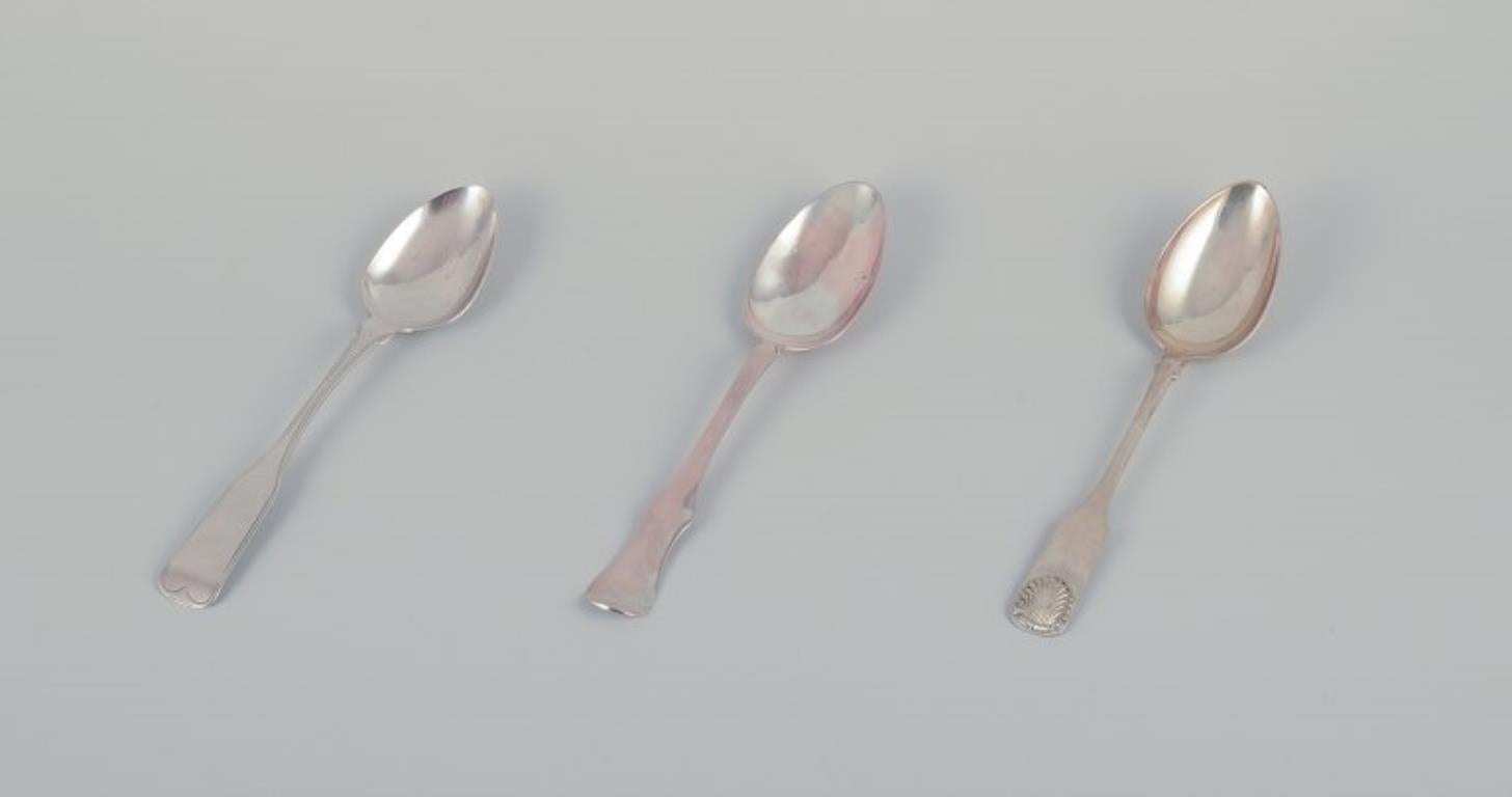 Cohr and others. Three large soup spoons in silver.
19th century, Cohr spoon in a shell pattern dated 1927.
Marked, partially unclear hallmarks.
In excellent condition.
Longest: 22.0 cm.