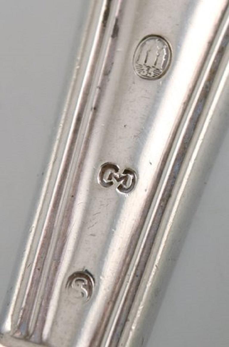Metà XX secolo Cohr, argentiere danese e altri, posate da pranzo in argento, 1930-1950 in vendita