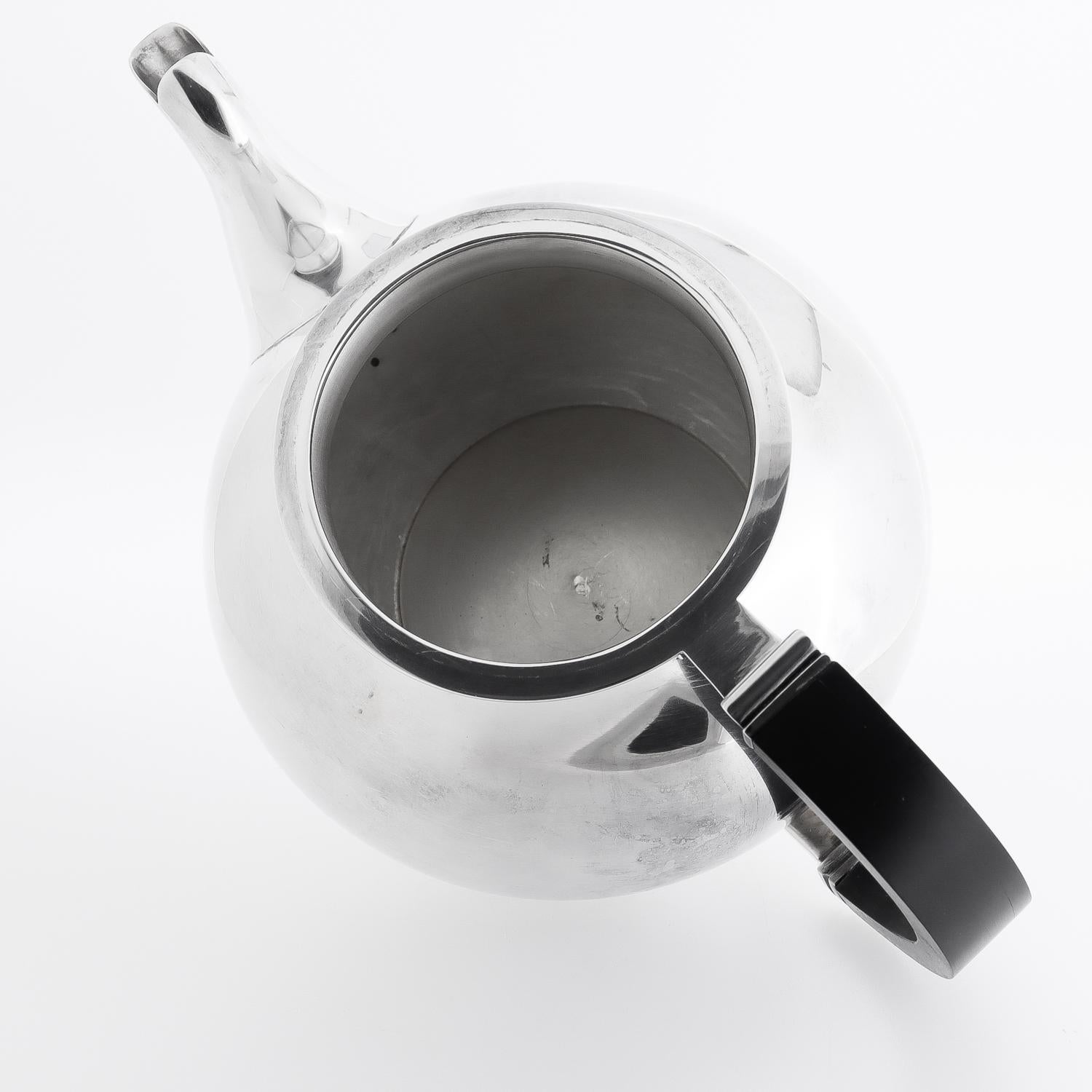 Tetera Cohr de plata de ley moderna danesa de mediados de siglo en venta 4