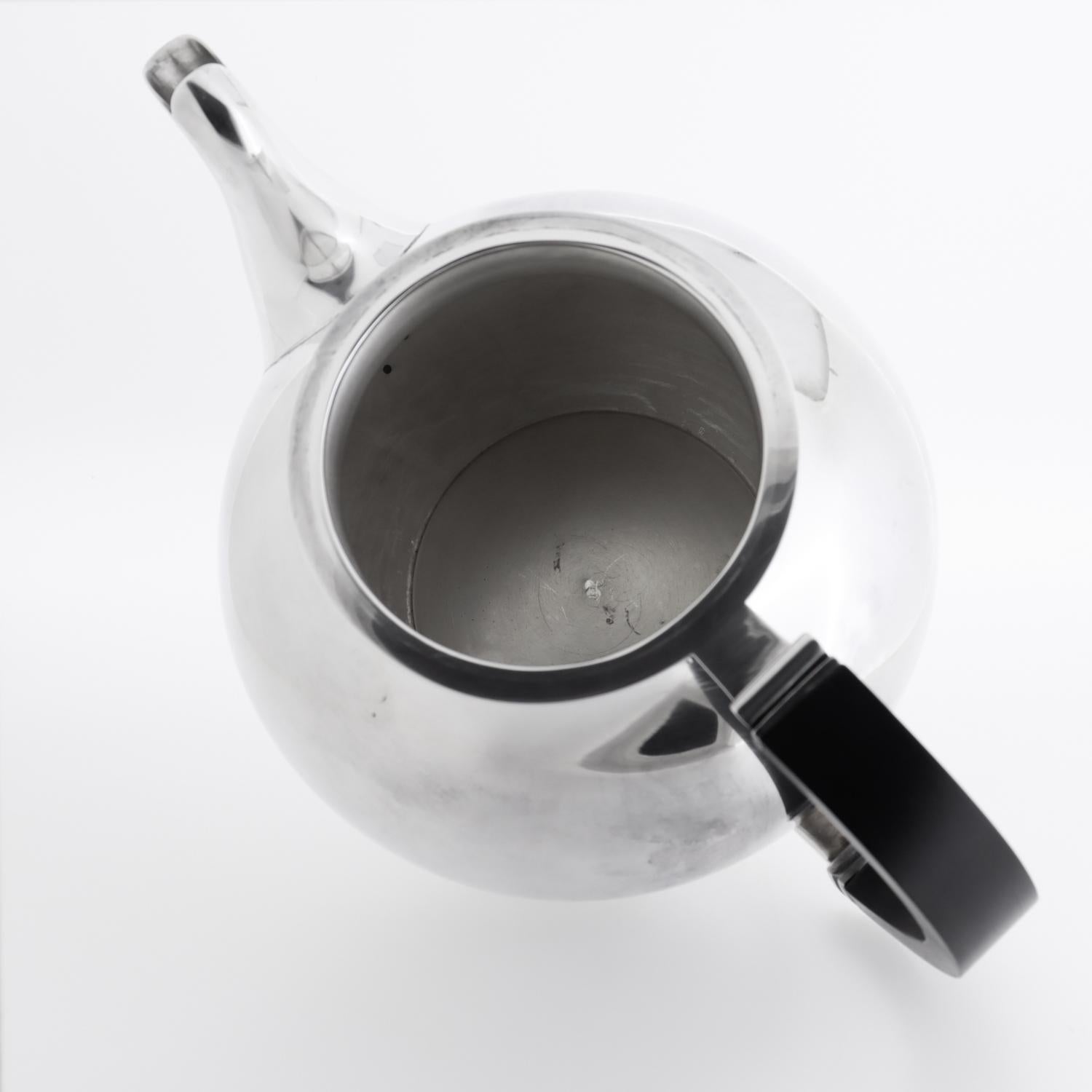 Tetera Cohr de plata de ley moderna danesa de mediados de siglo en venta 5