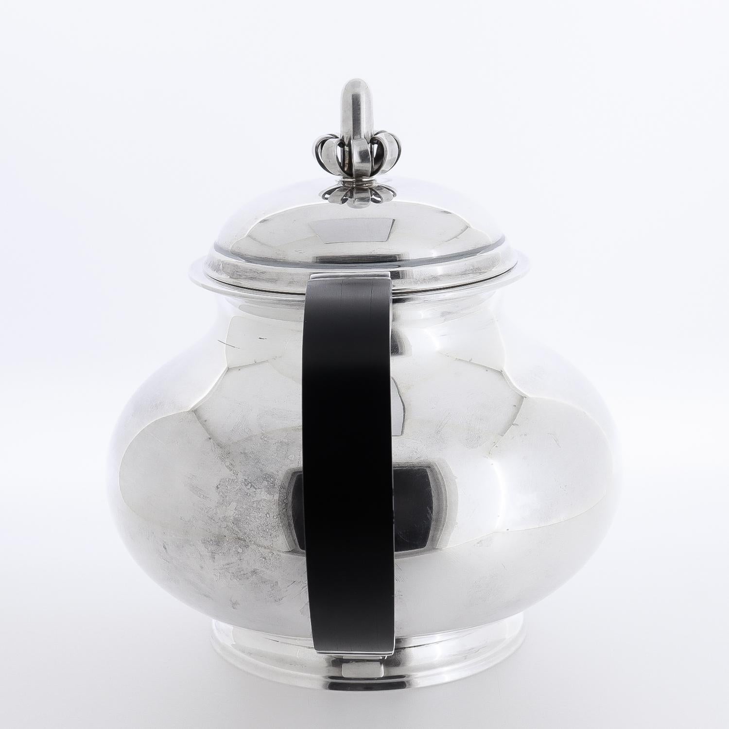 Tetera Cohr de plata de ley moderna danesa de mediados de siglo Danés en venta