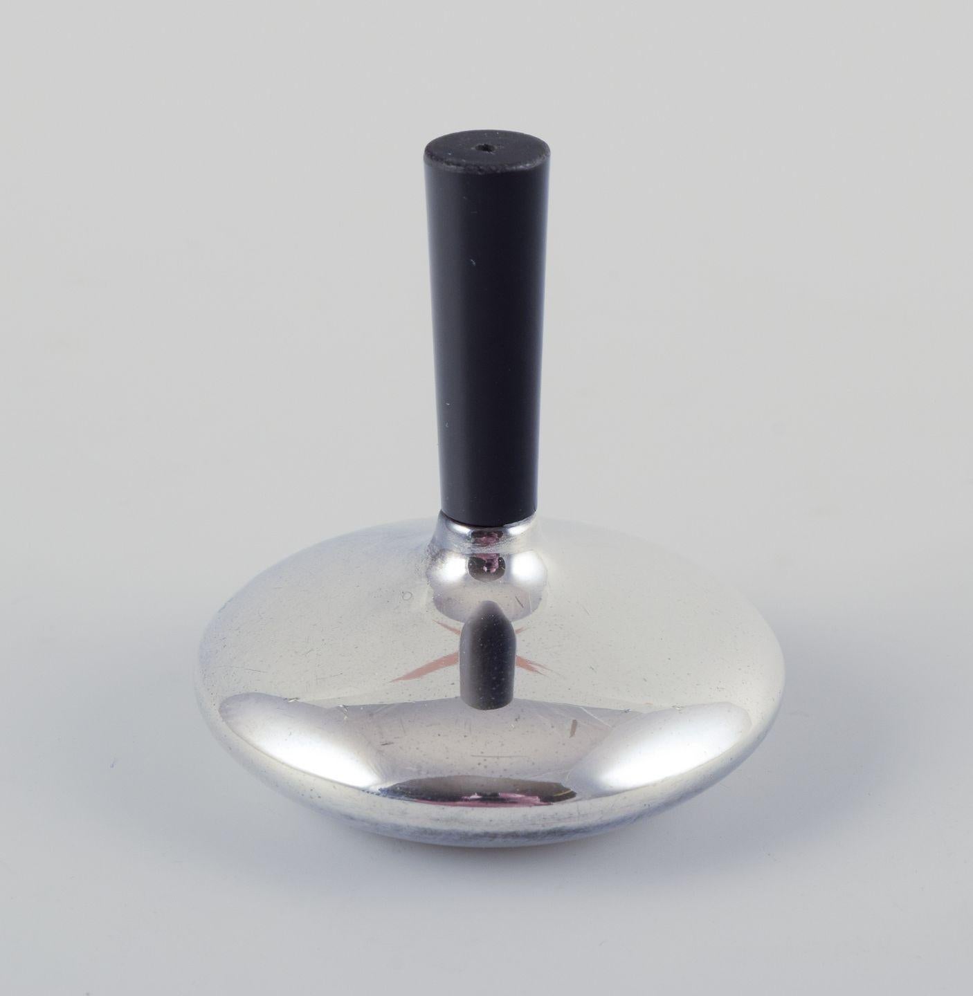 Cohr Salz- und Pfefferstreuer aus Silberblech. Modernistisches Design. Mitte des 20. Jahrhunderts (Skandinavische Moderne) im Angebot