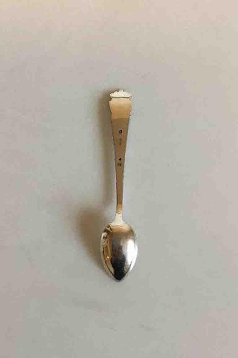 Cohr Silver tea spoon.

Measures 11.5 cm / 4 17/32 in. Danmark.
     