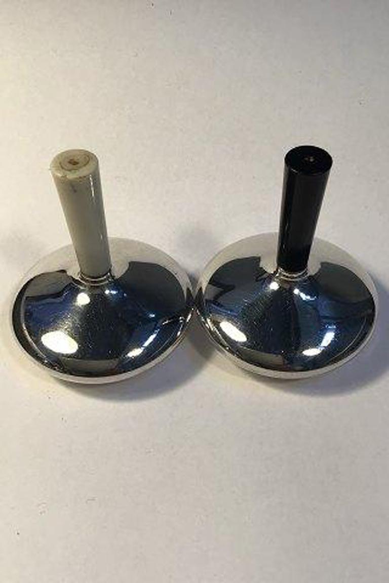Cohr silverplate salt & pepper shaker 

Measure: H 5.5 cm(2.16 in).
 