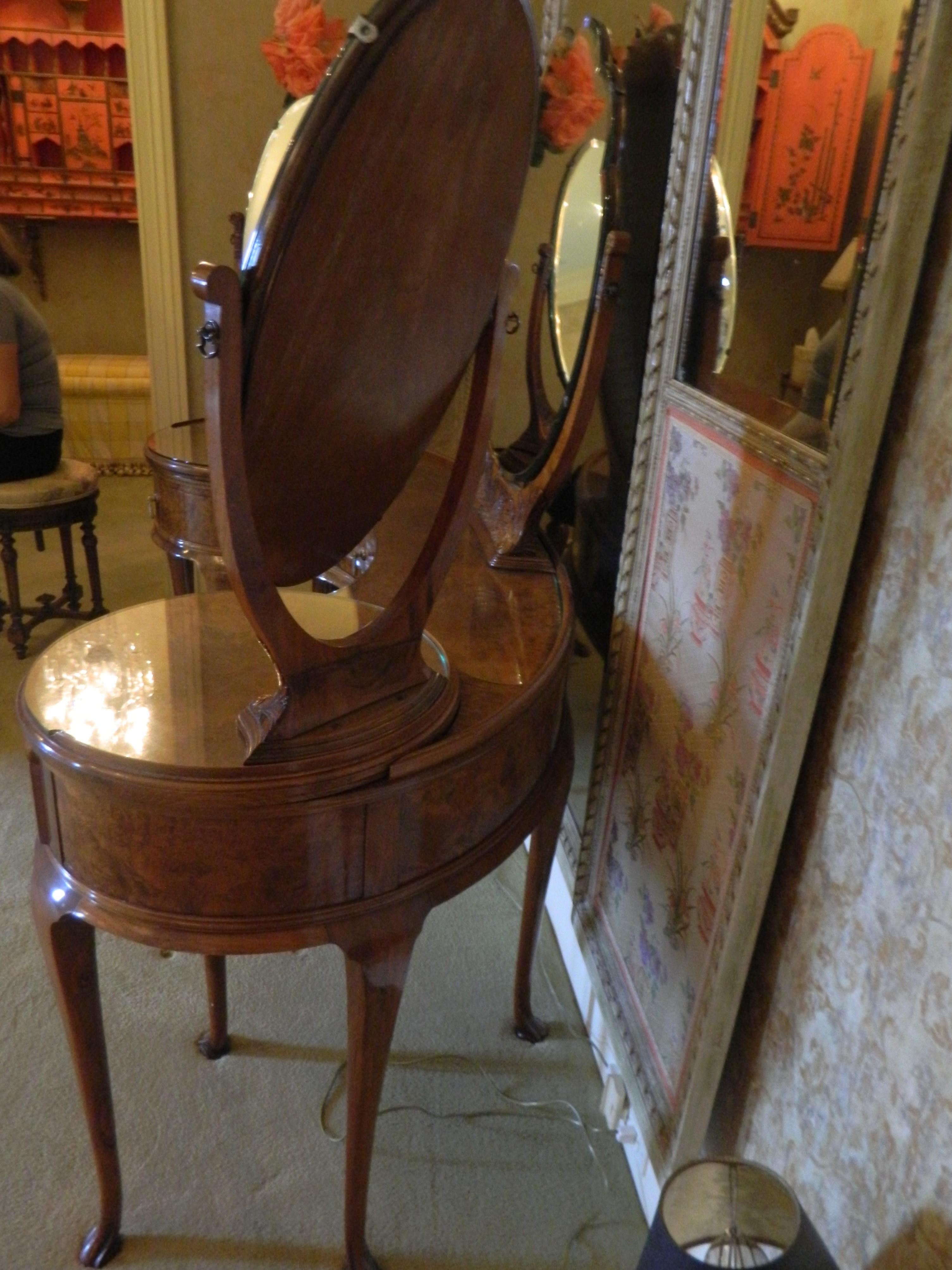 Coiffeuse or Dressing Table with Three Mirrors on Pad Feet, 19th Century 2