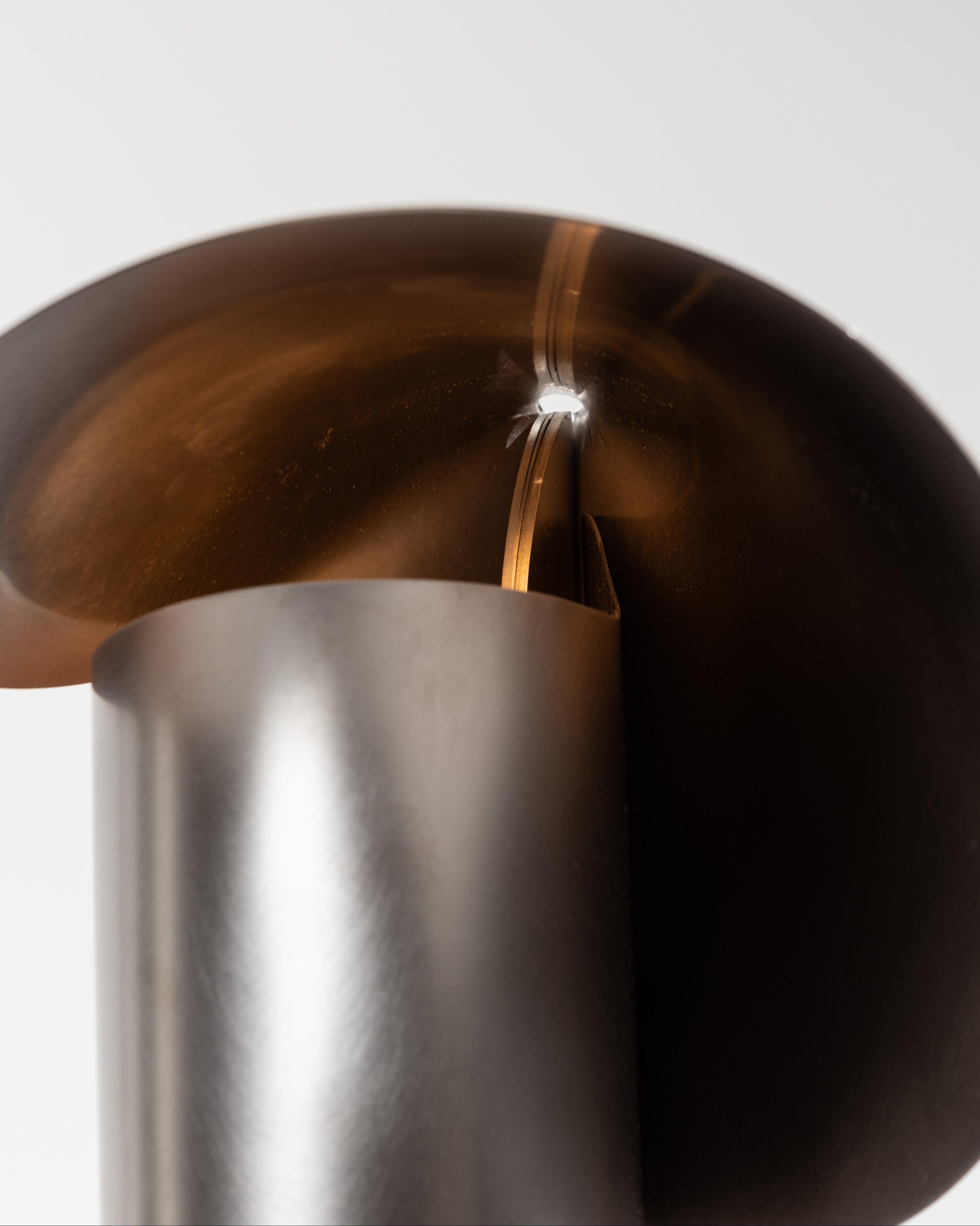XXIe siècle et contemporain Lampe à serpentin en acier inoxydable en vente