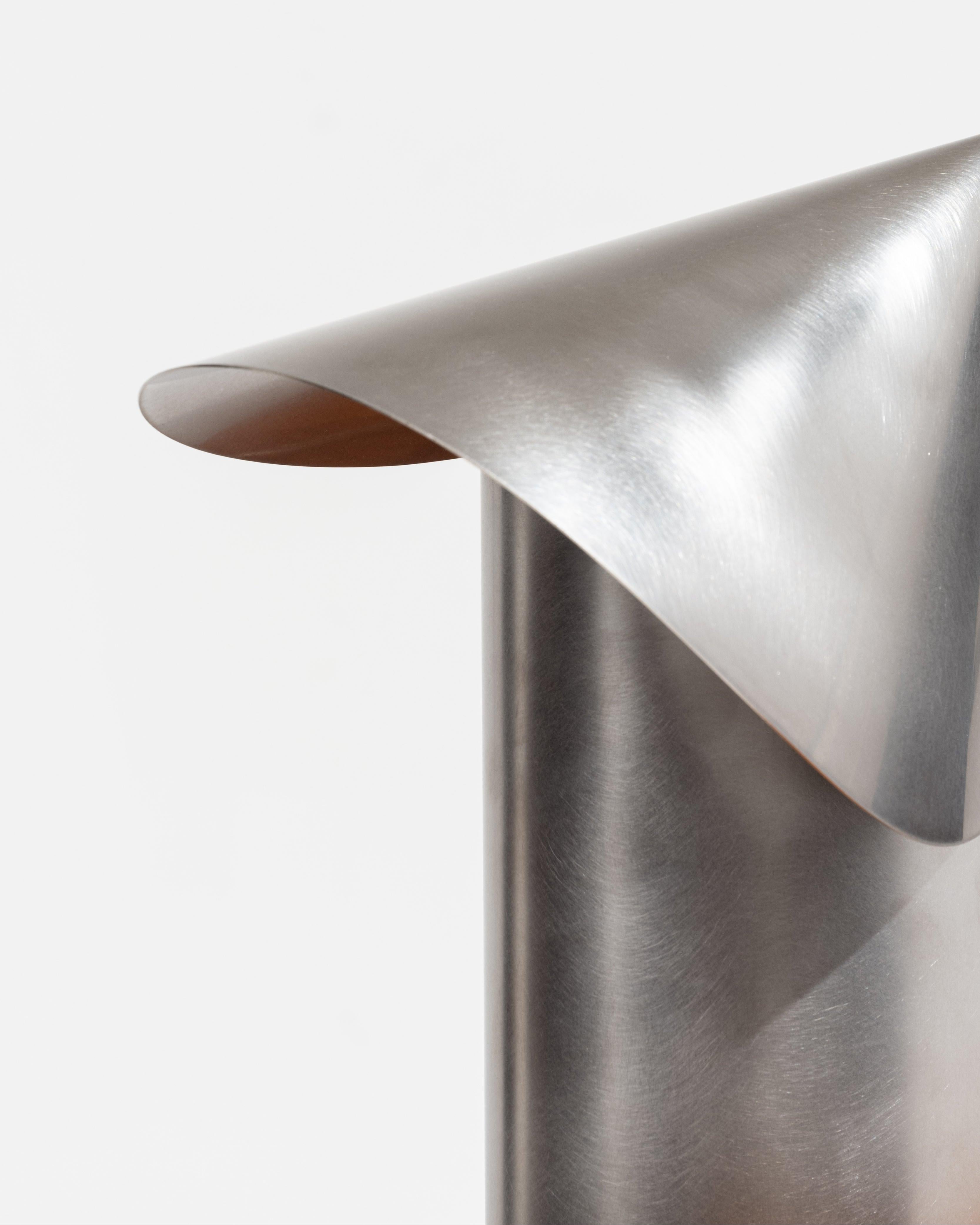 Lampe à serpentin en acier inoxydable en vente 1
