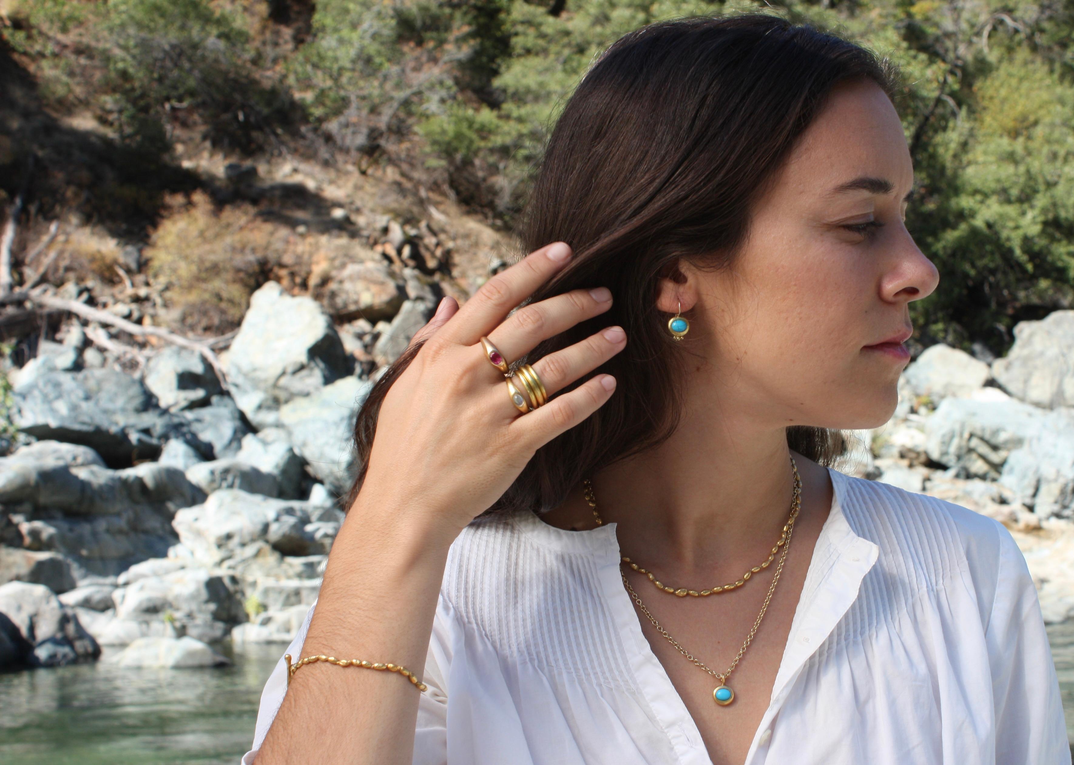 En vente :  Bague à ressort - Fabriquée à la main aux États-Unis, or jaune de Californie 20K, martelé mat 6