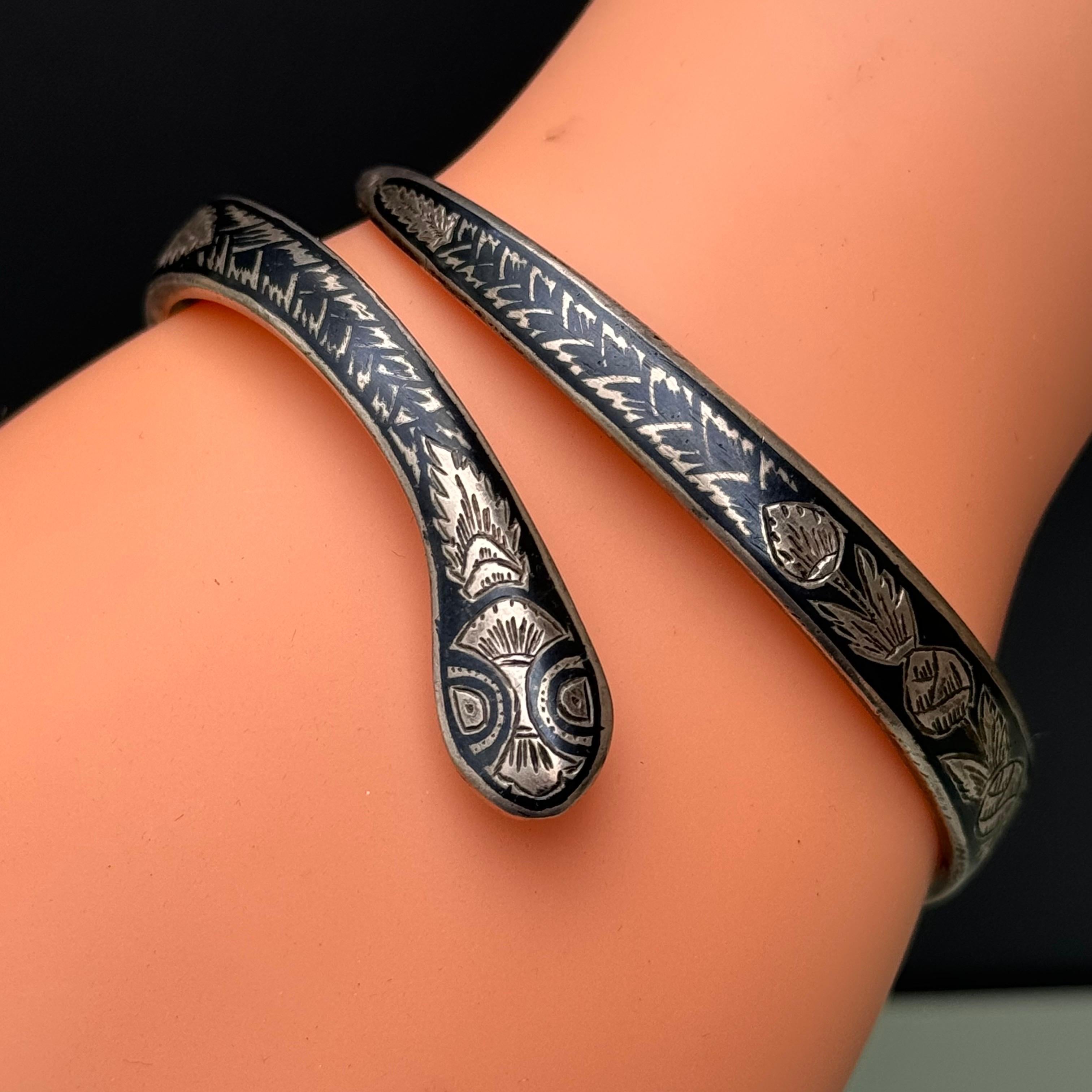 Coiled Snake Armlet bangle For Sale 5
