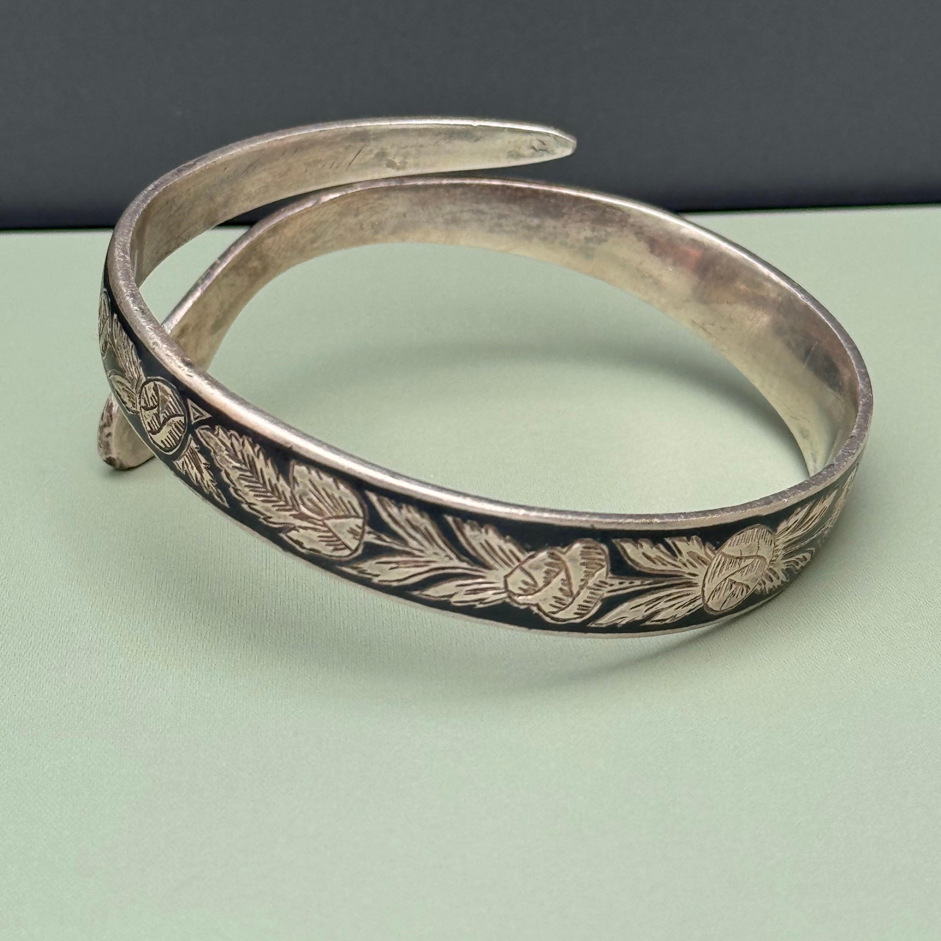 Women's or Men's Coiled Snake Armlet bangle For Sale
