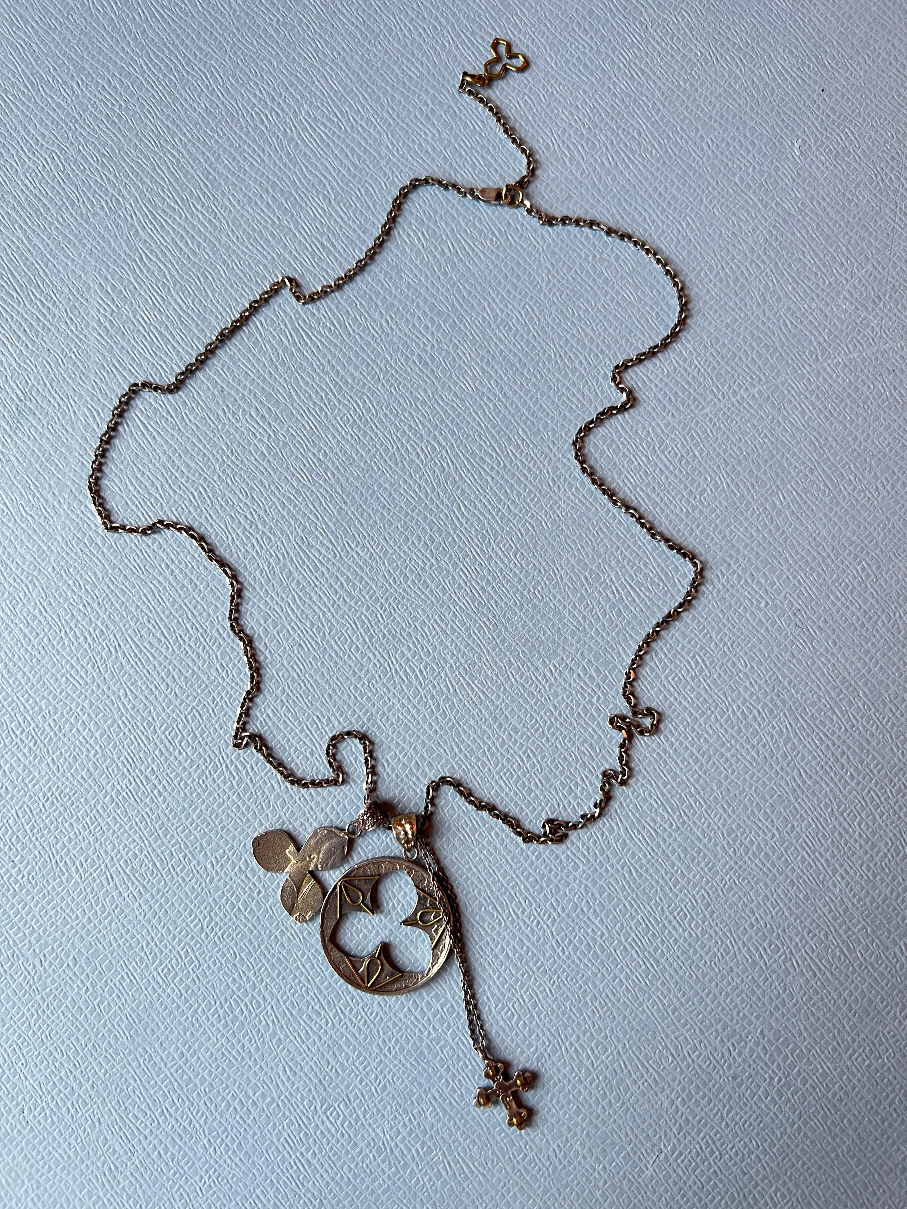 Collana a catena con medaglia Croce di Trifoglio A. Silver in vendita 5